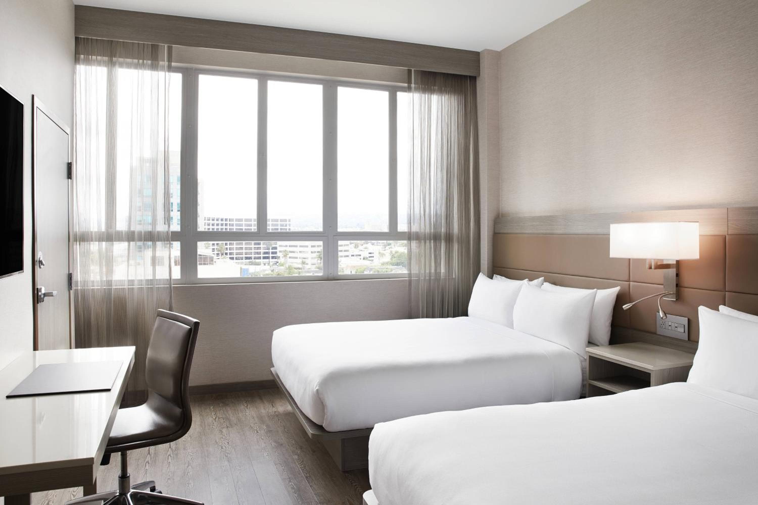 AC Hotel by Marriott Beverly Hills — 14