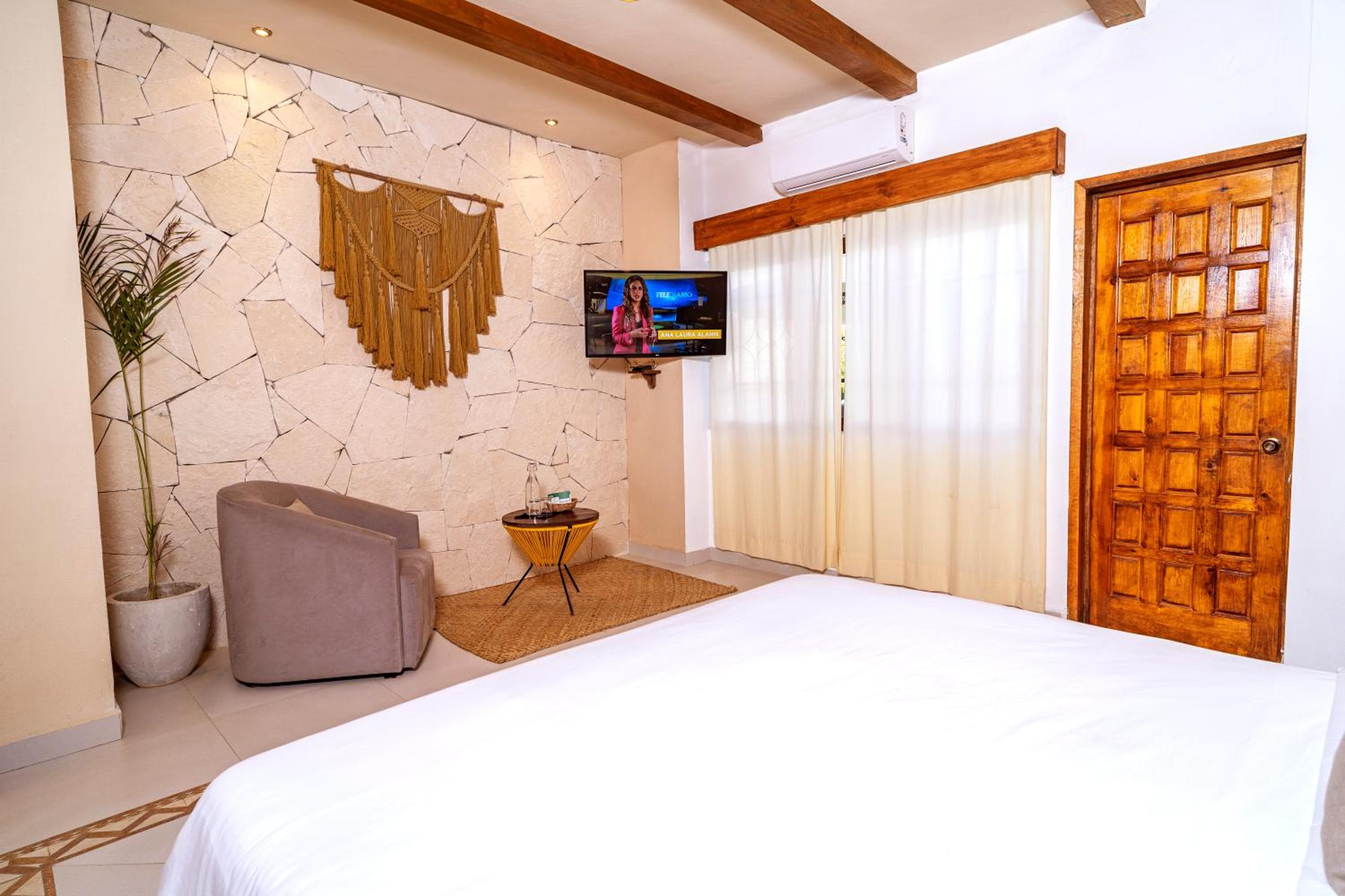 Enigmatic Boutique Hotel — 18