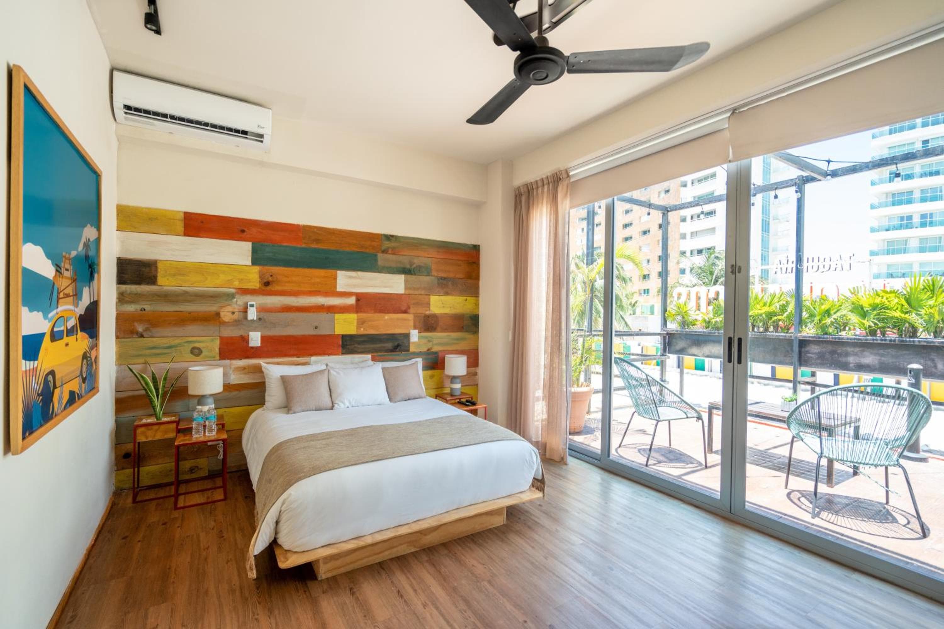 Mayan Monkey Cancun - Social Hostel — 2
