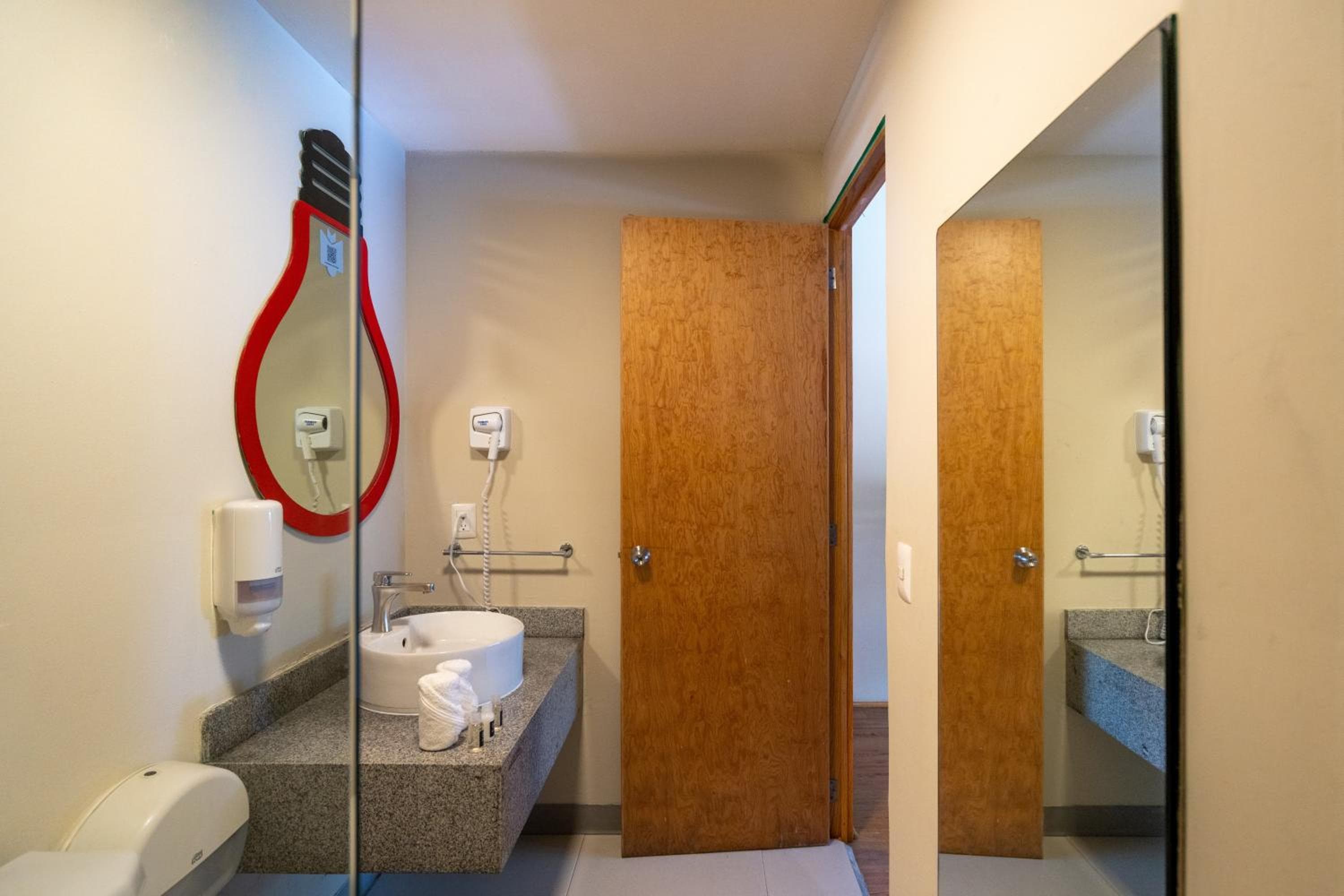 Mayan Monkey Cancun - Social Hostel — 16