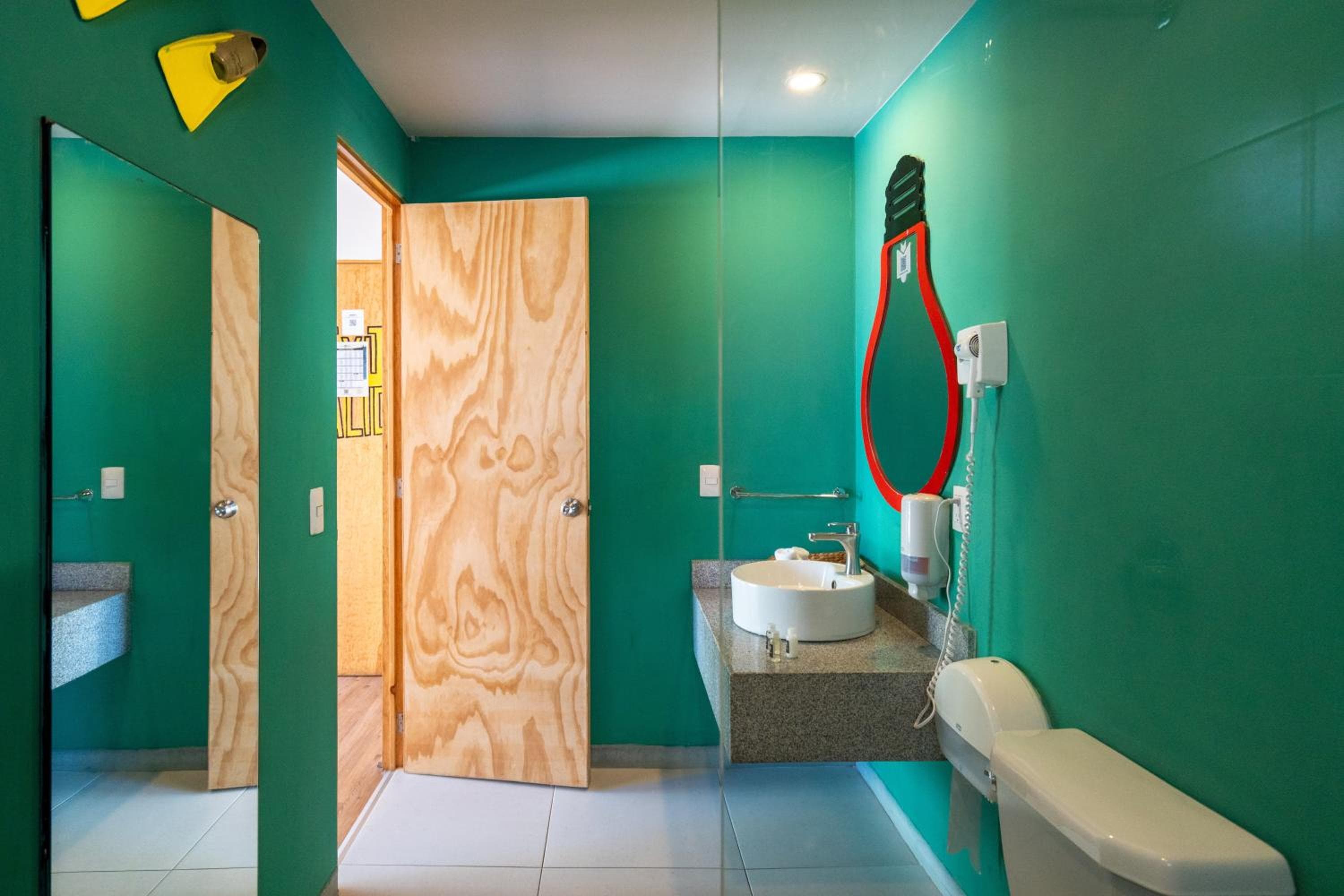 Mayan Monkey Cancun - Social Hostel — 9