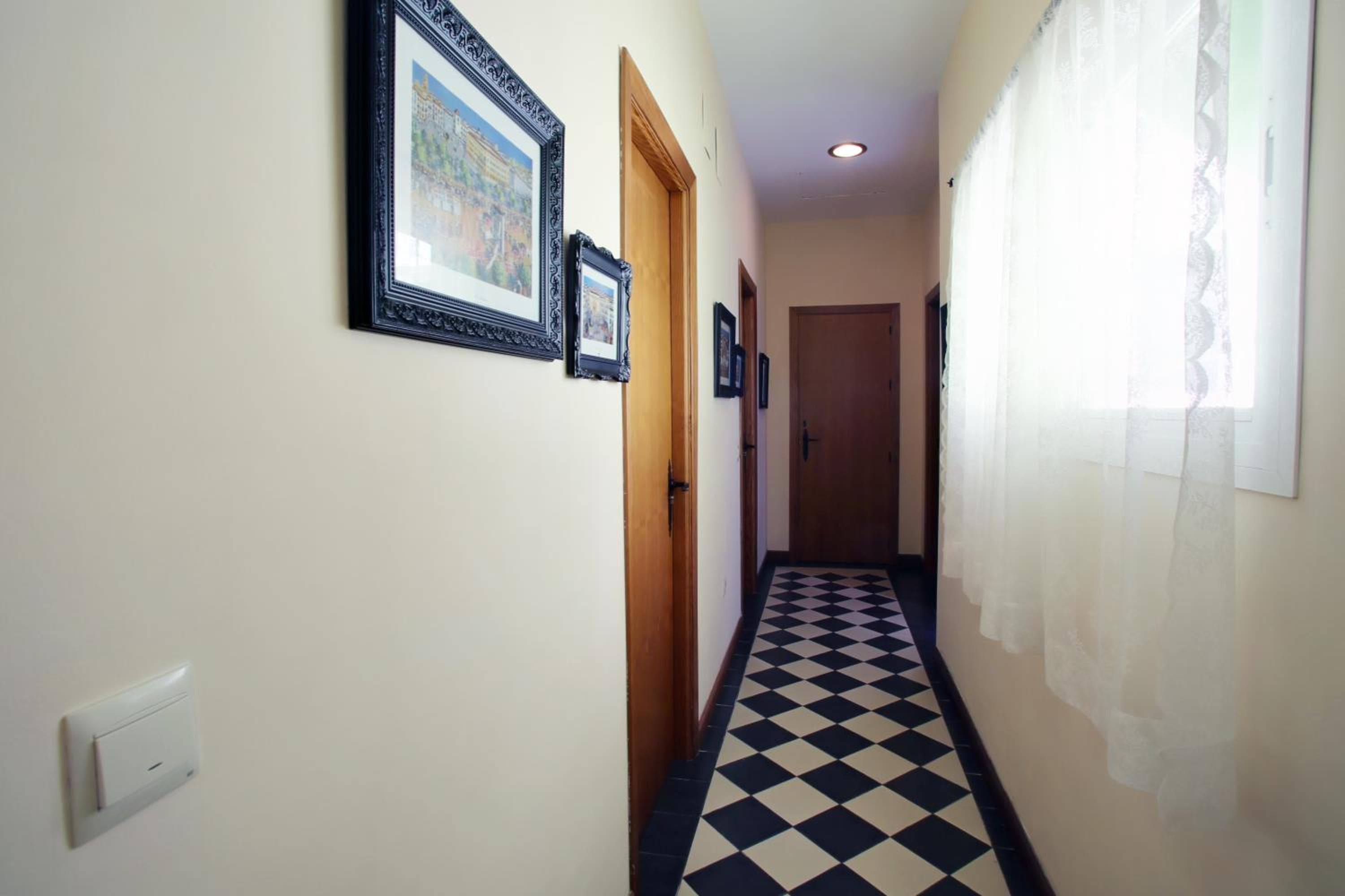 Málaga Lodge Guesthouse — 18