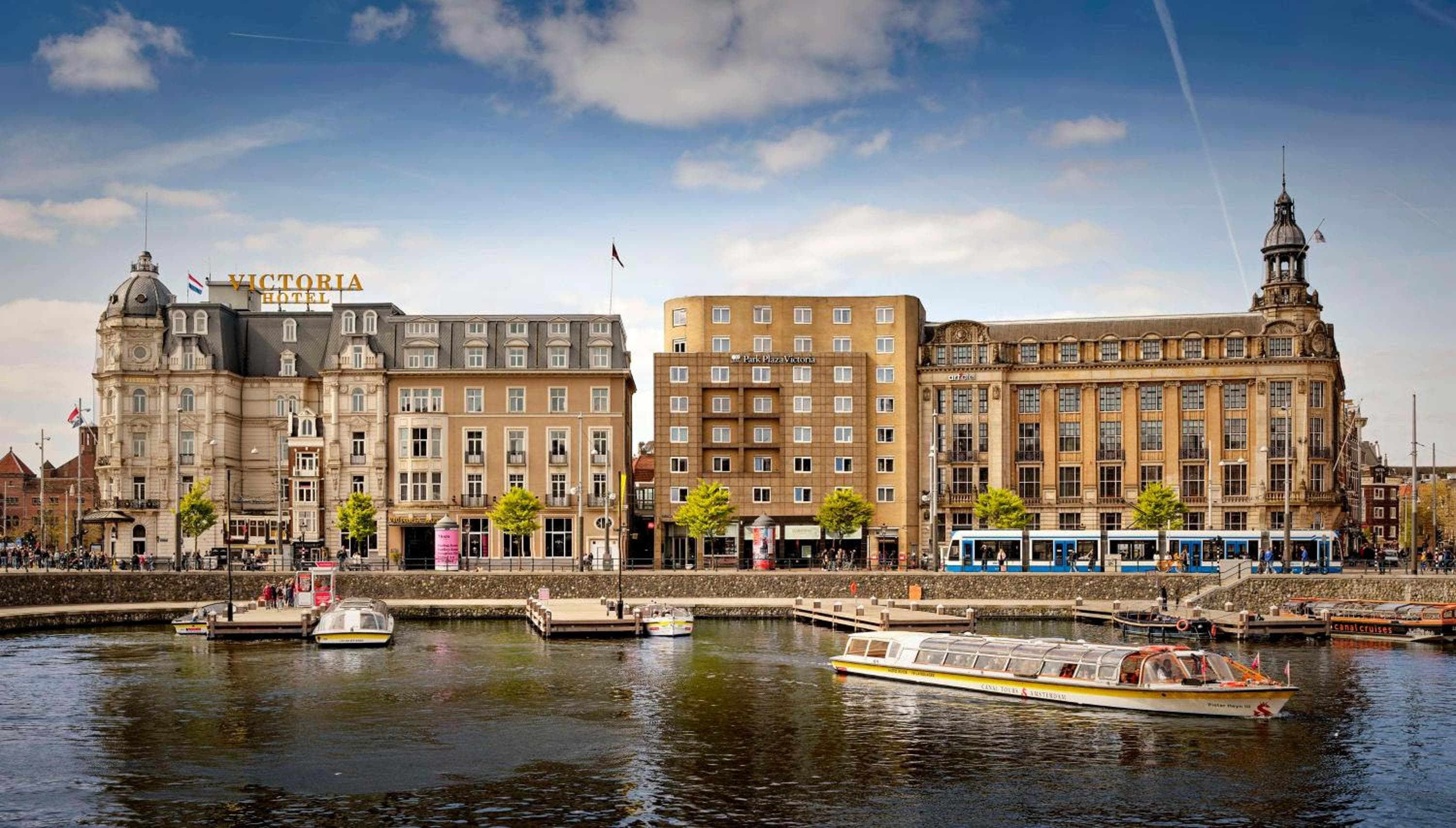 Park Plaza Victoria Amsterdam hotel, Damrak 1 - 5, Amsterdam, Netherlands — photo 1