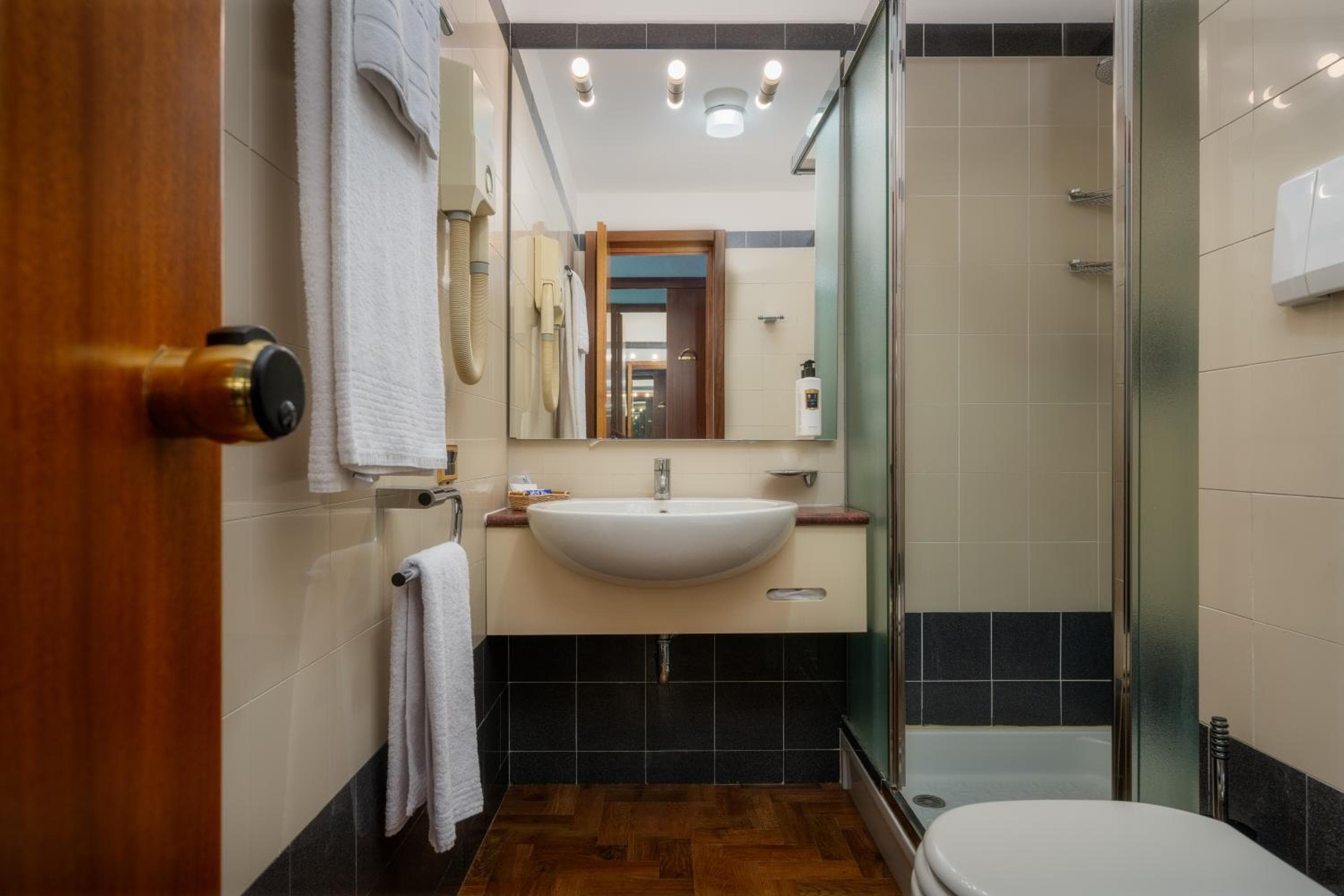 Hotel Crivi's — 5