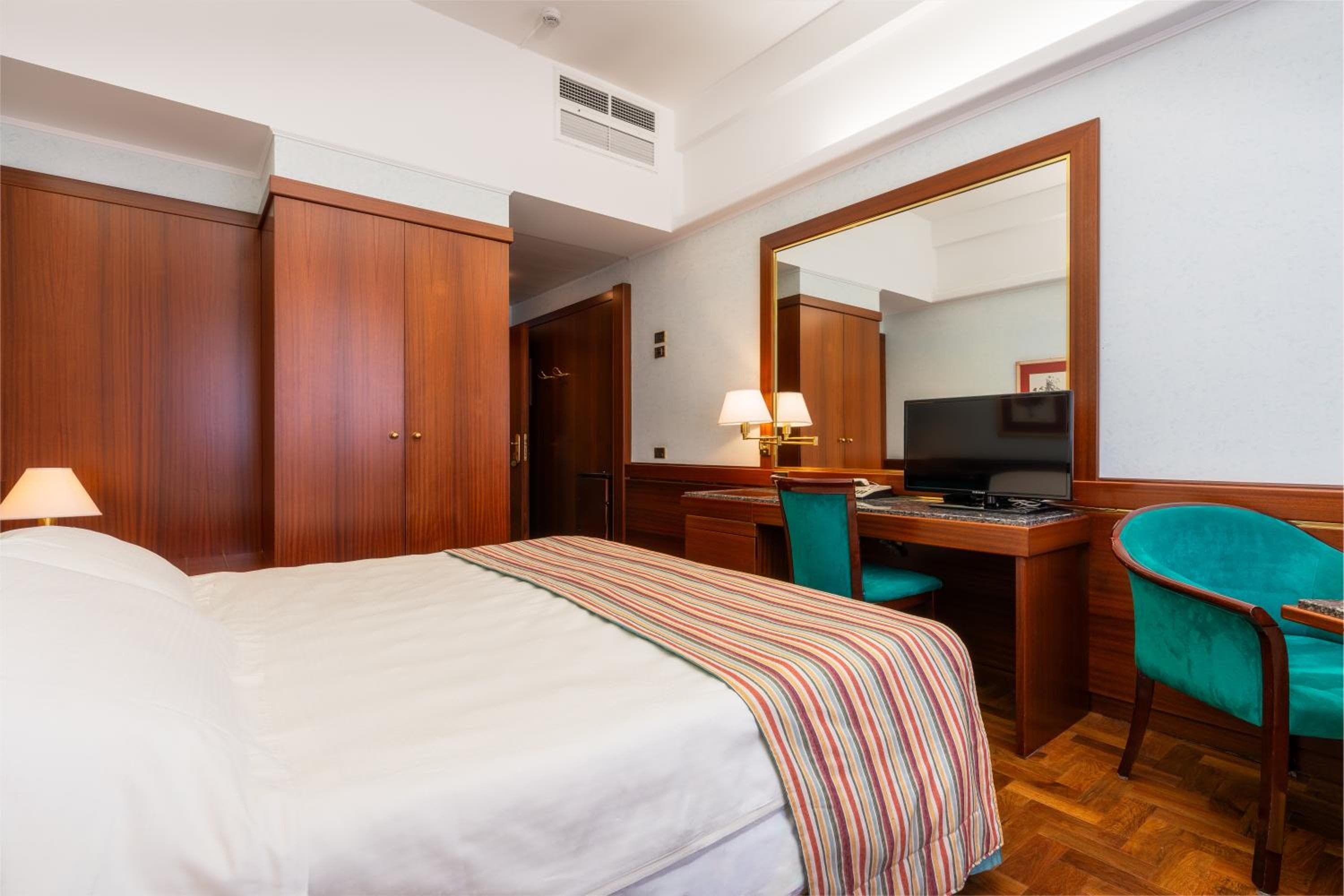 Hotel Crivi's — 6