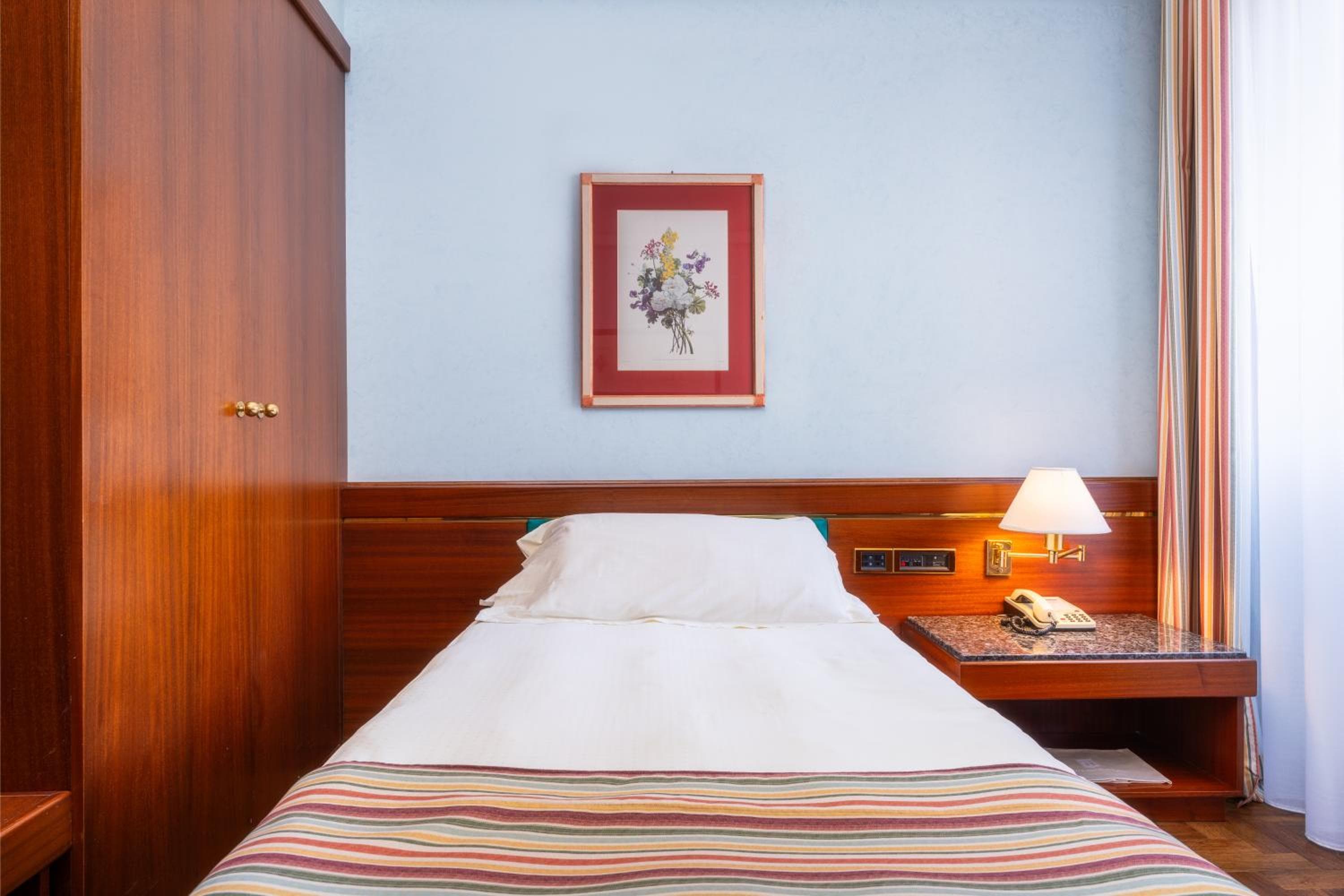 Hotel Crivi's — 8