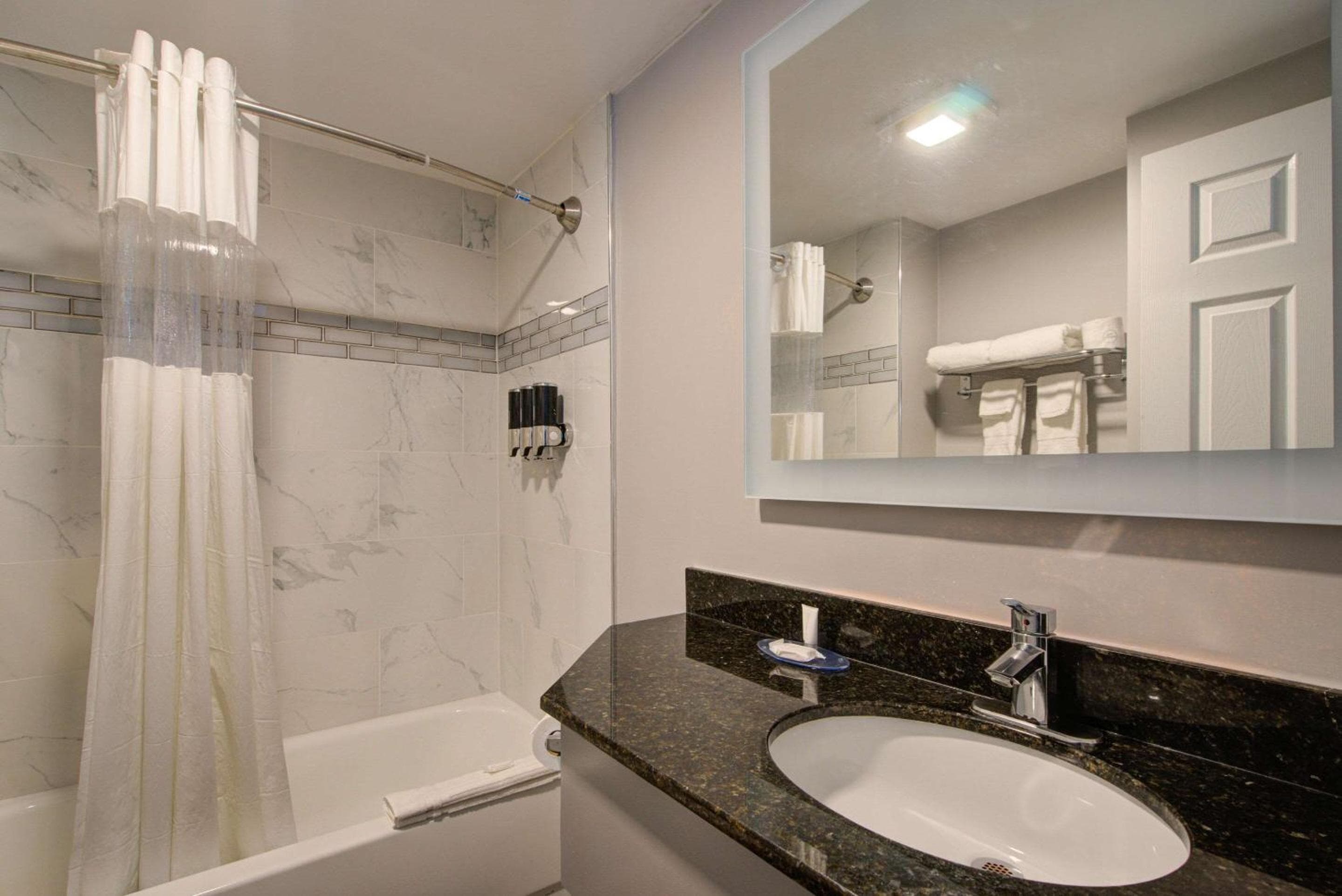 Clarion Pointe Tampa-Brandon cerca del recinto ferial y del casino — 18