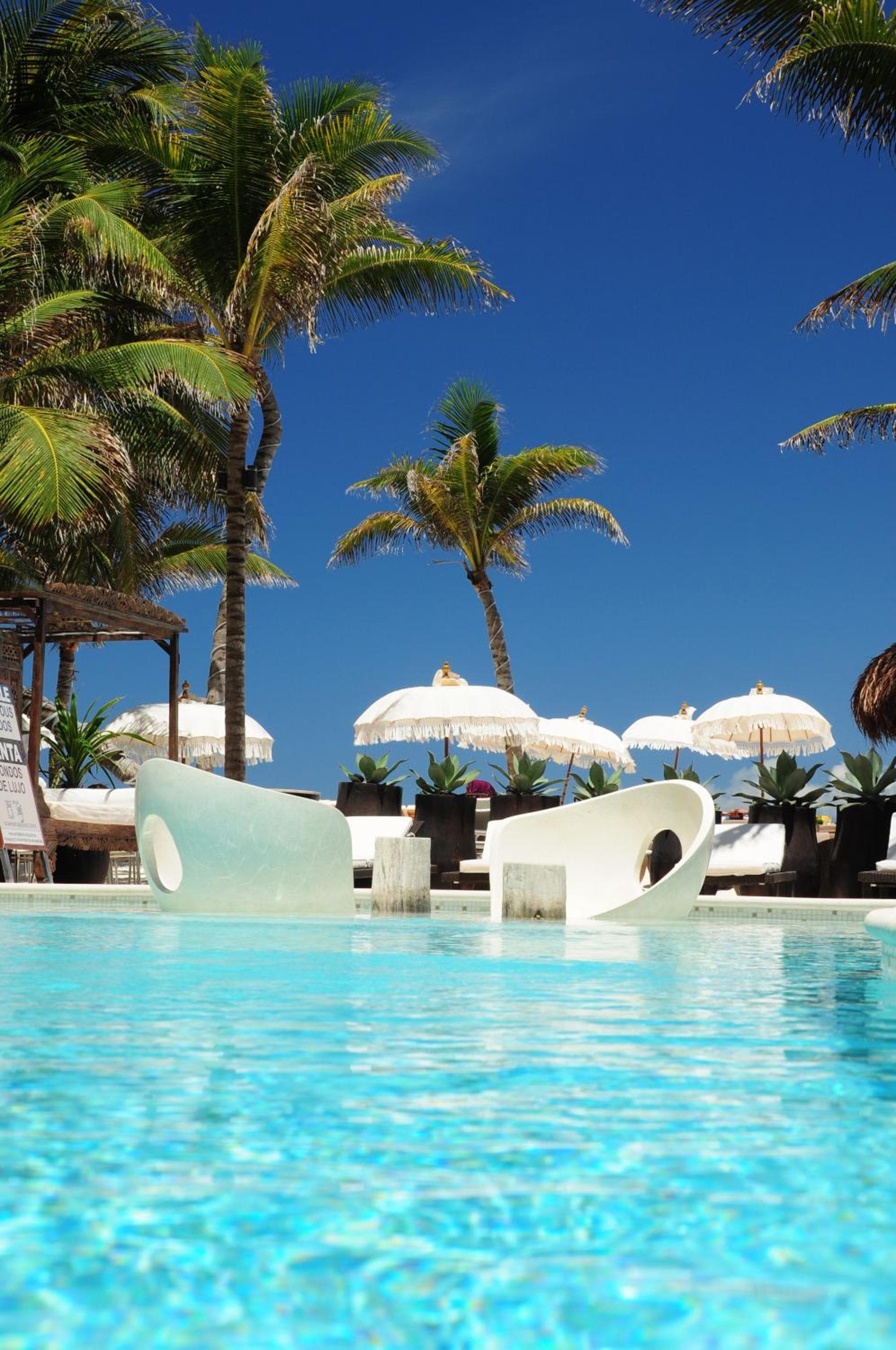 El Taj Oceanfront and Beachside Condo Hotel — 5