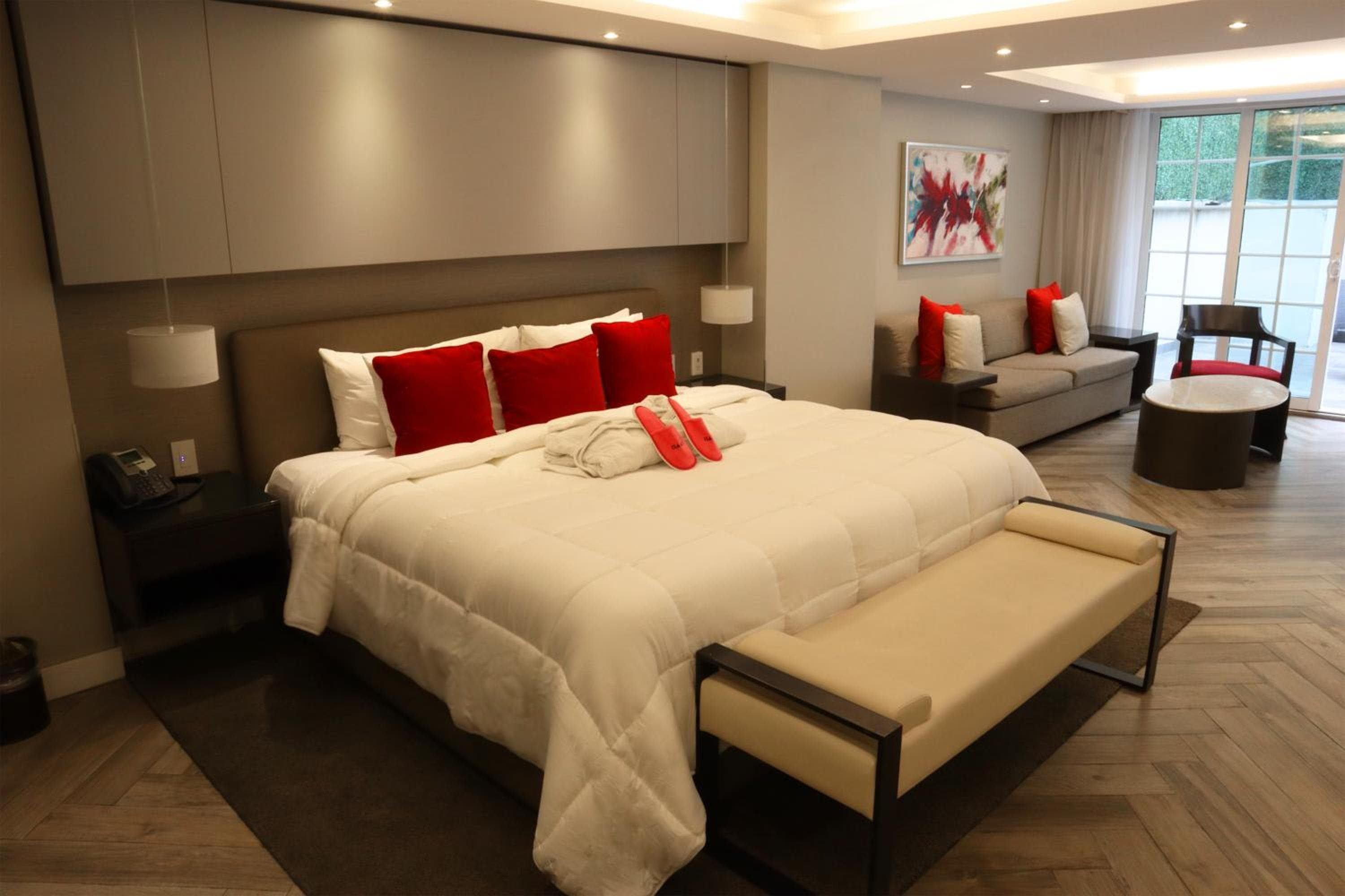 Isaaya Hotel Boutique by WTC — 2