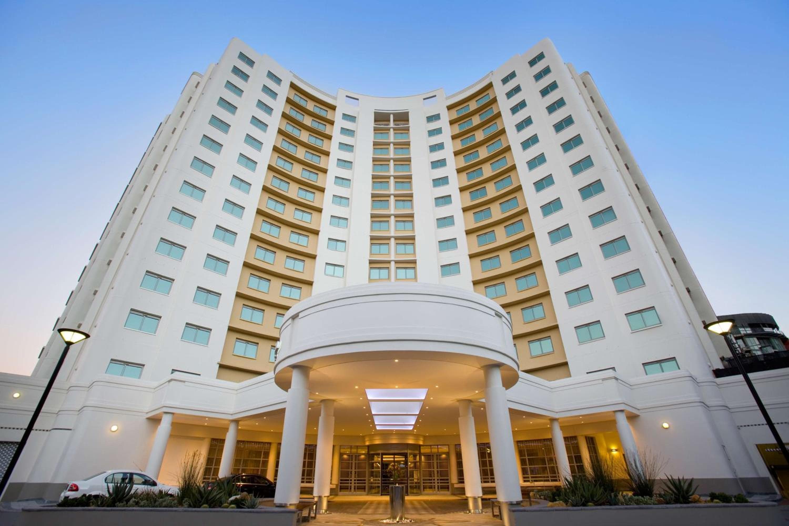 Southern Sun Waterfront Cape Town hotel, 1 Lower Buitengracht, Cape Town, South Africa — photo 2