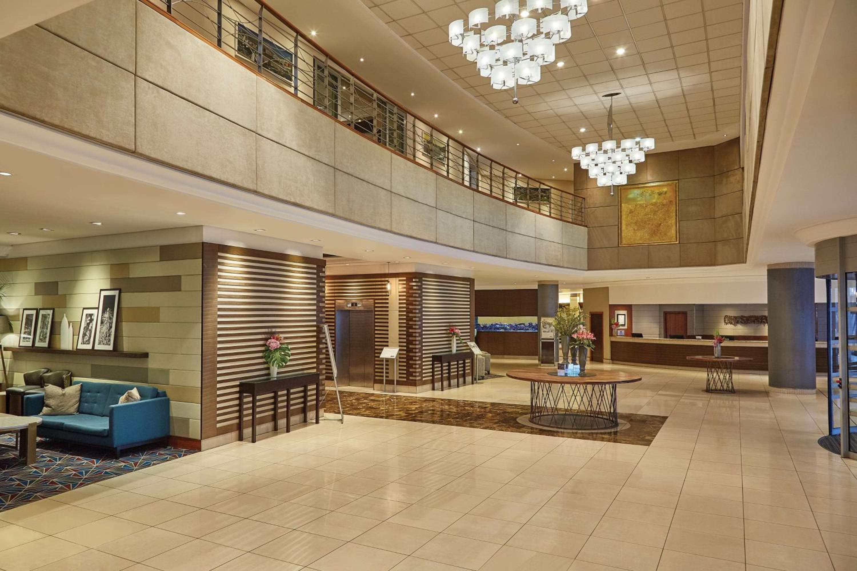 Southern Sun Waterfront Cape Town hotel, 1 Lower Buitengracht, Cape Town, South Africa — photo 3