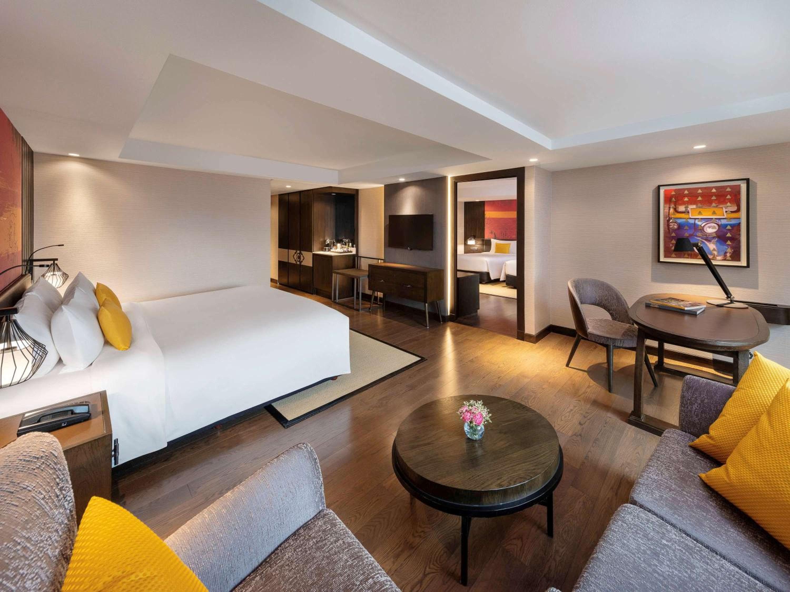 Mercure Bangkok Sukhumvit 11 — 18
