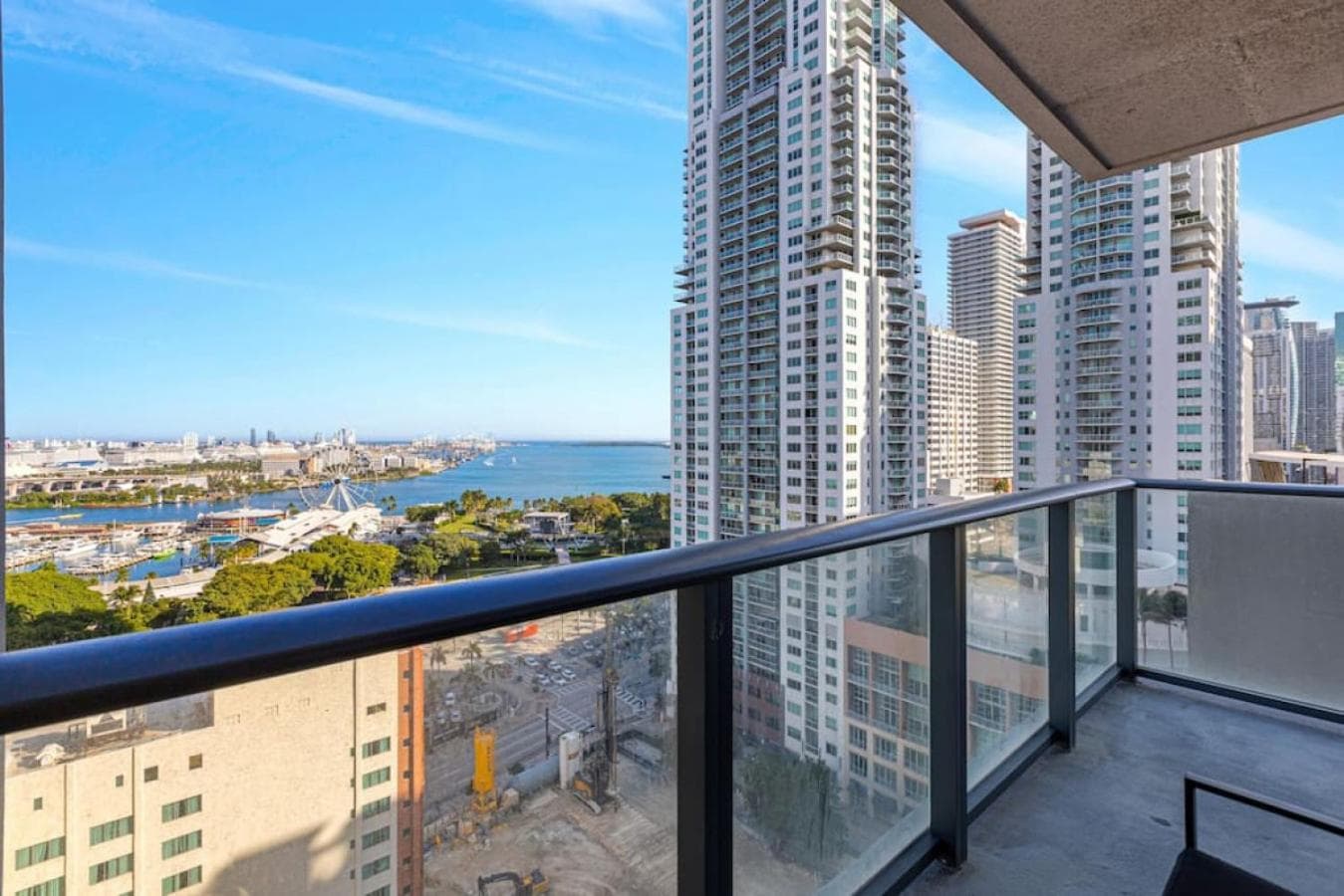 Corner condo w/ Unrivaled views — 1