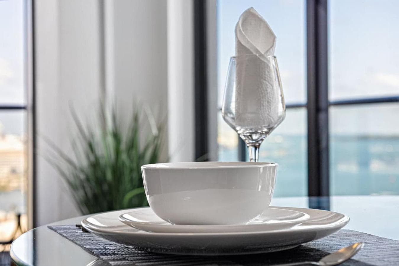 Corner condo w/ Unrivaled views — 20