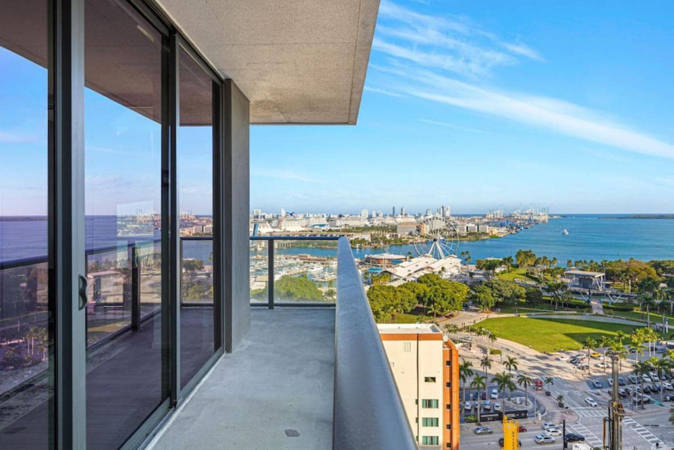 Corner condo w/ Unrivaled views — 17