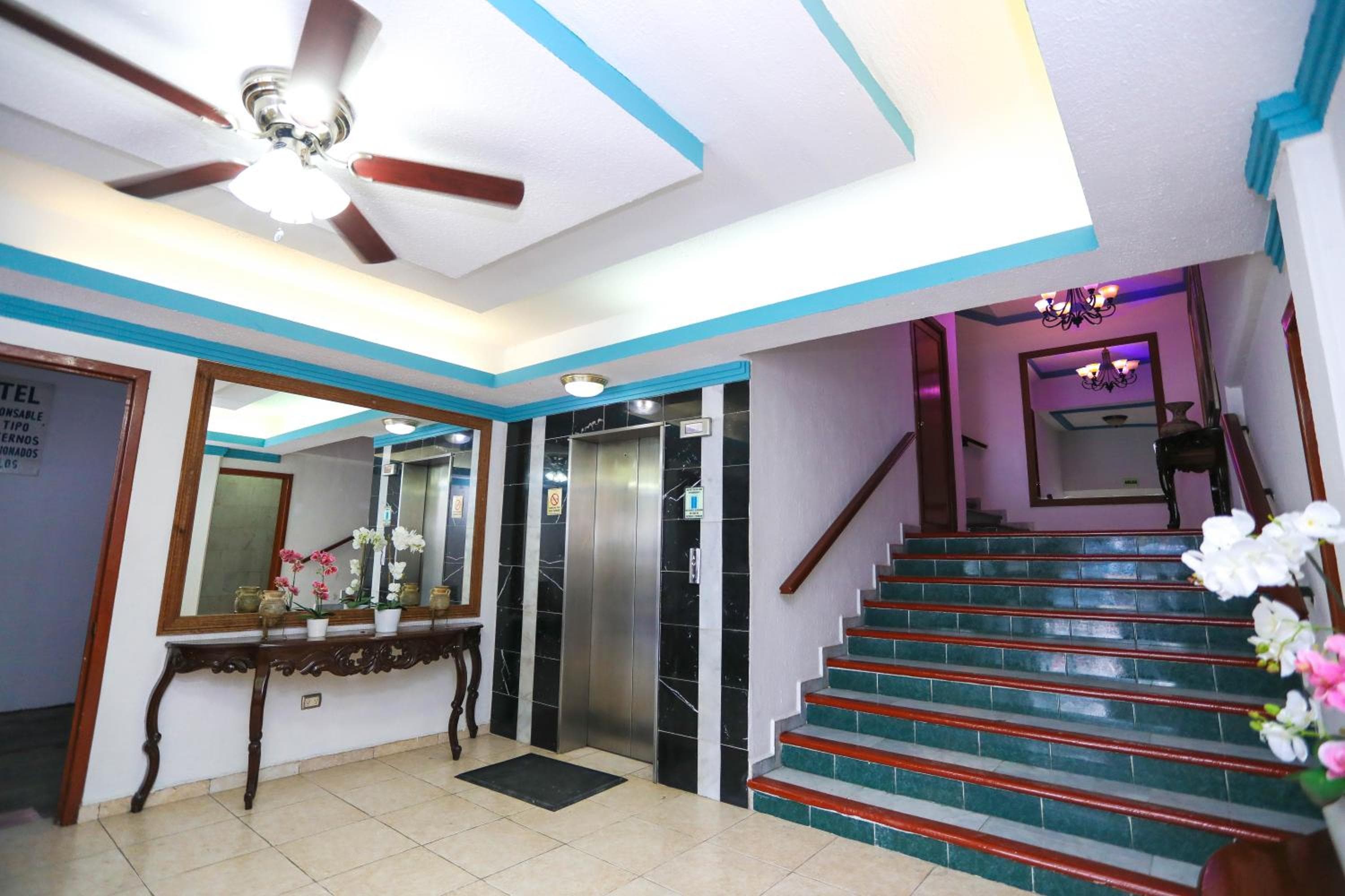 Hotel Avenida Cancun — 16