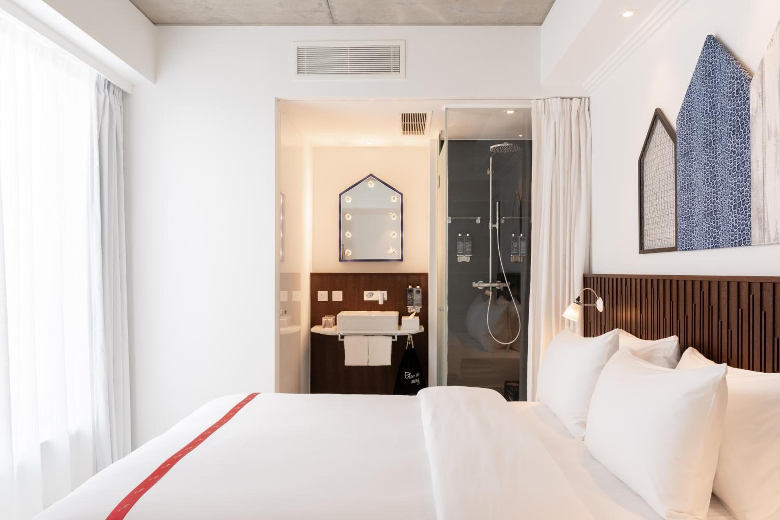 Ruby Zoe Hotel London — 26
