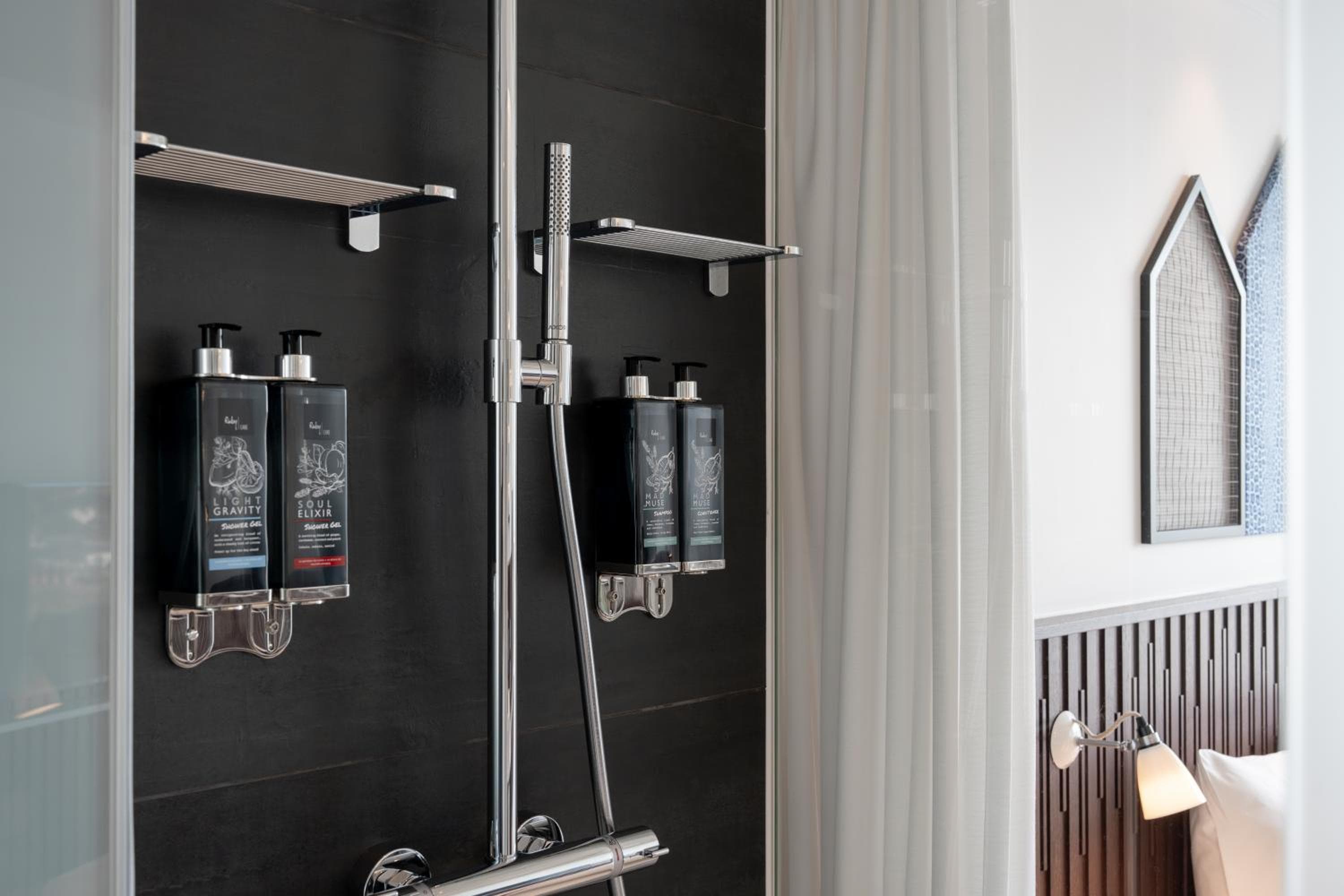 Ruby Zoe Hotel London — 22