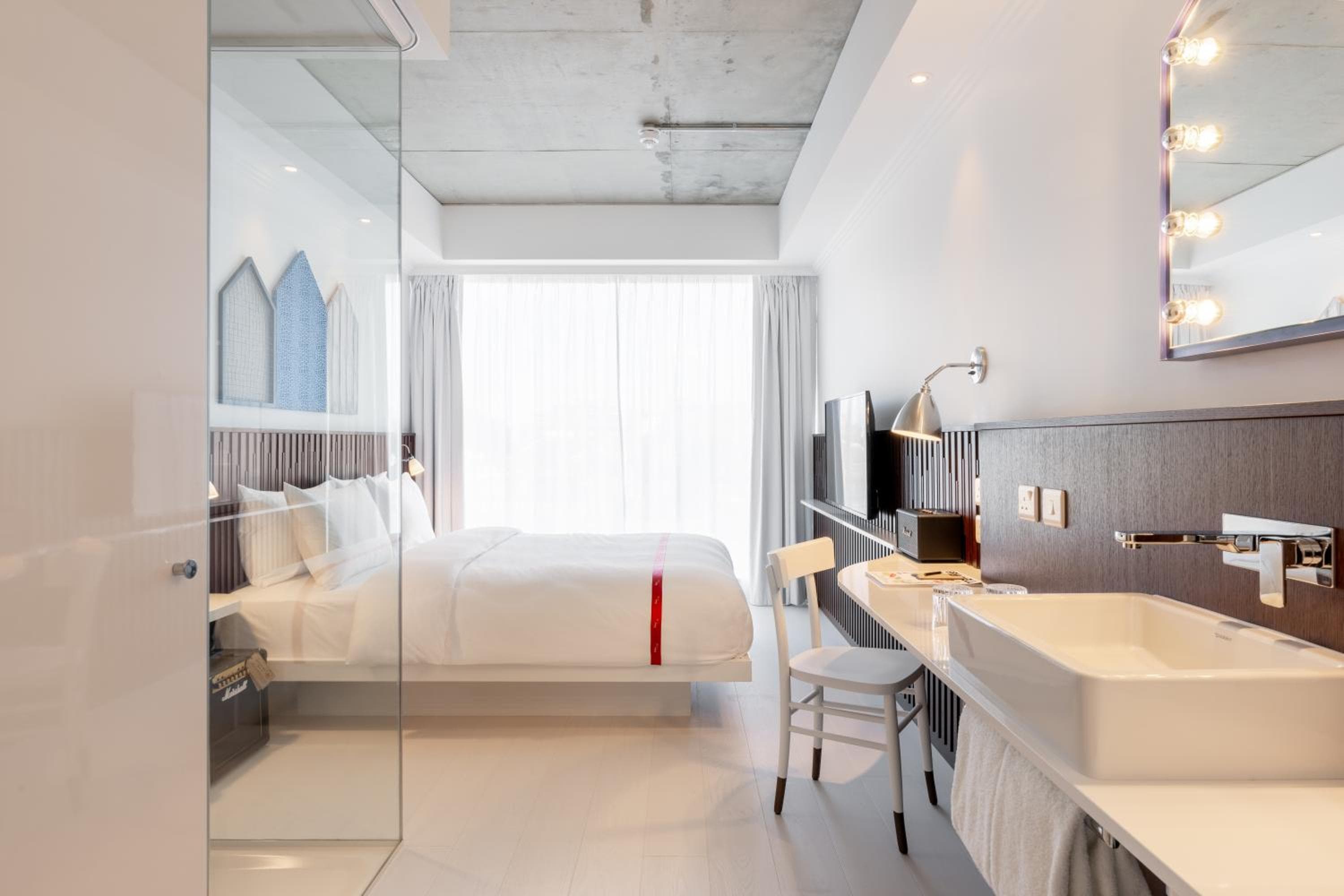 Ruby Zoe Hotel London — 24