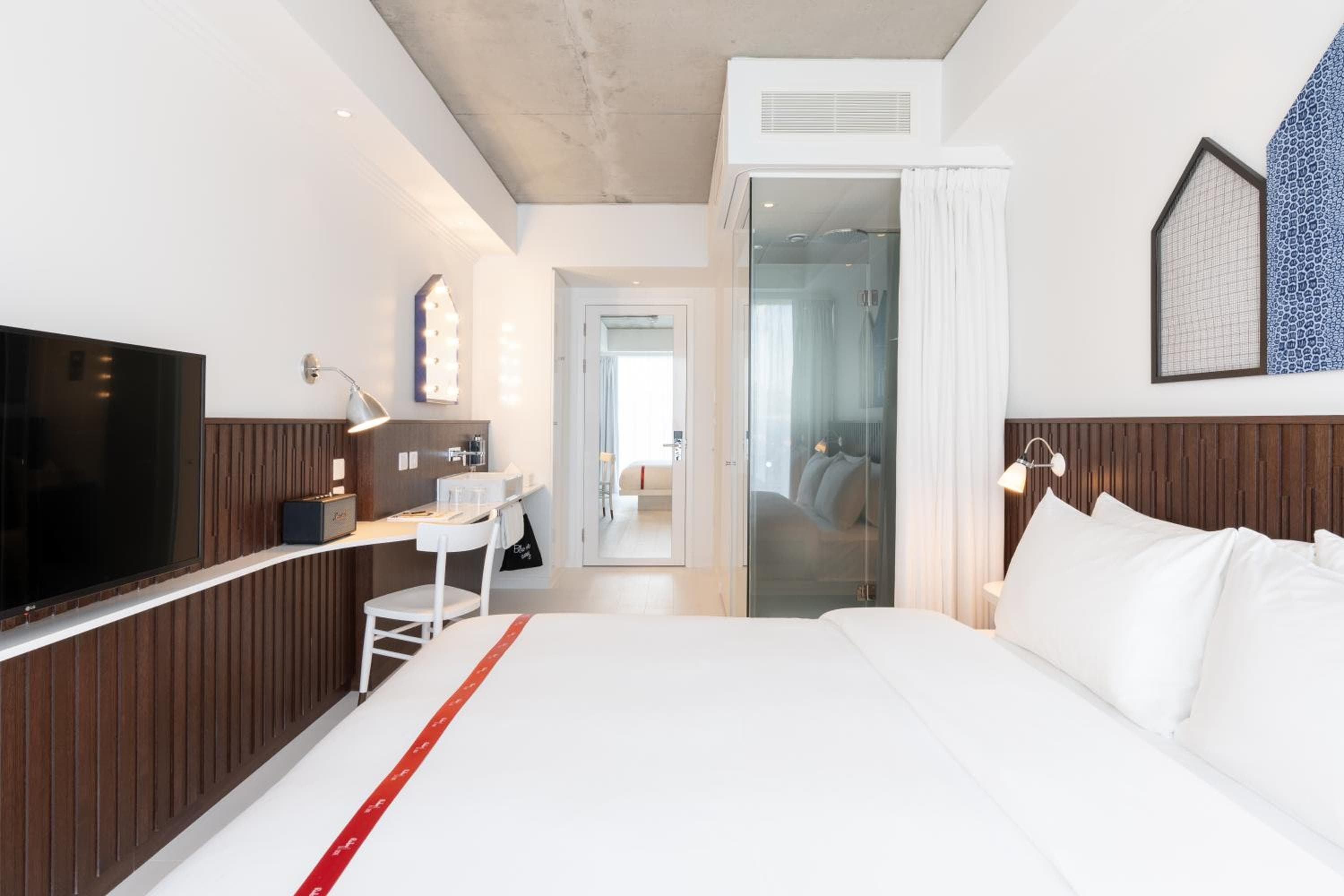 Ruby Zoe Hotel London — 19