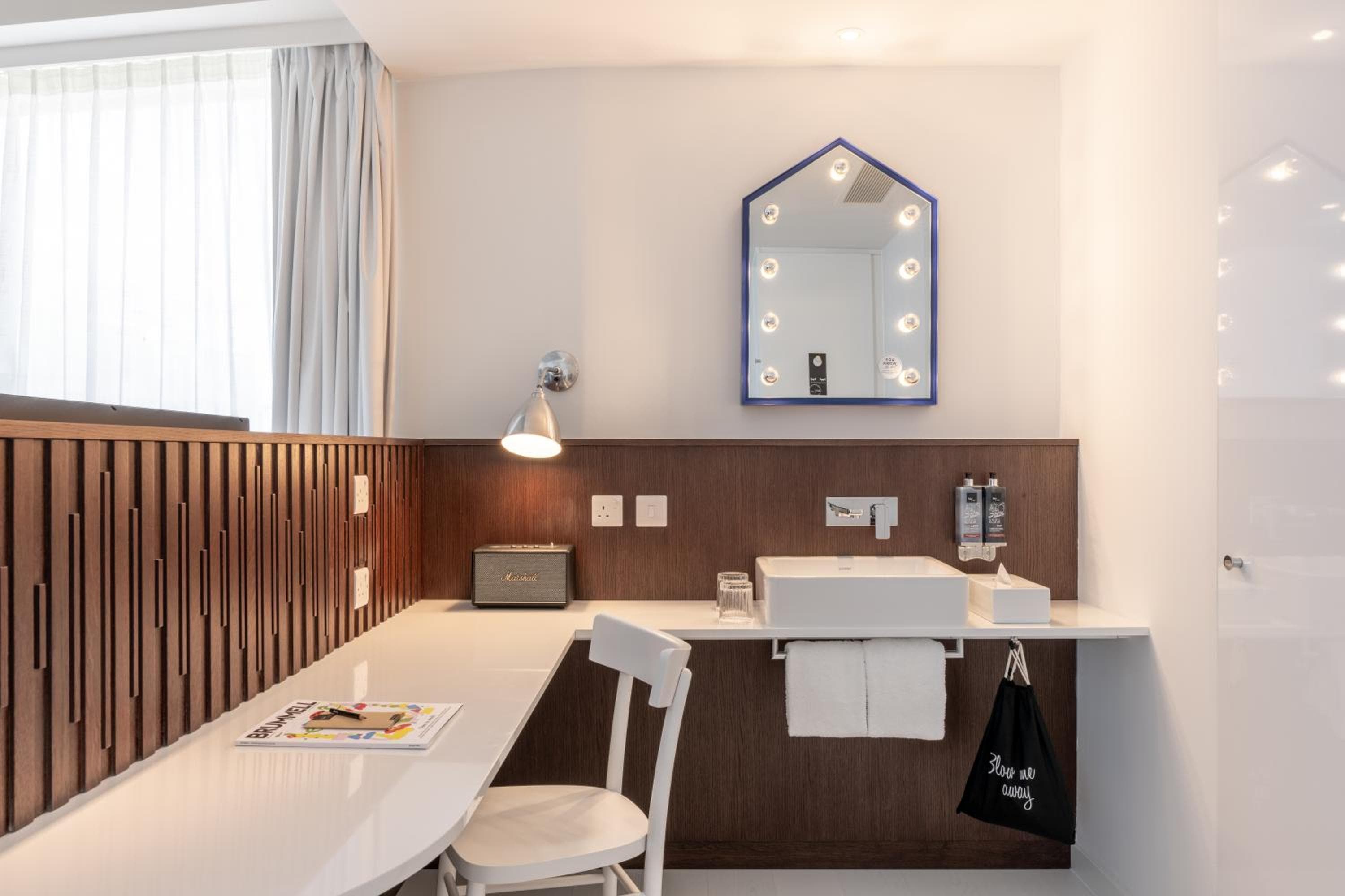Ruby Zoe Hotel London — 20