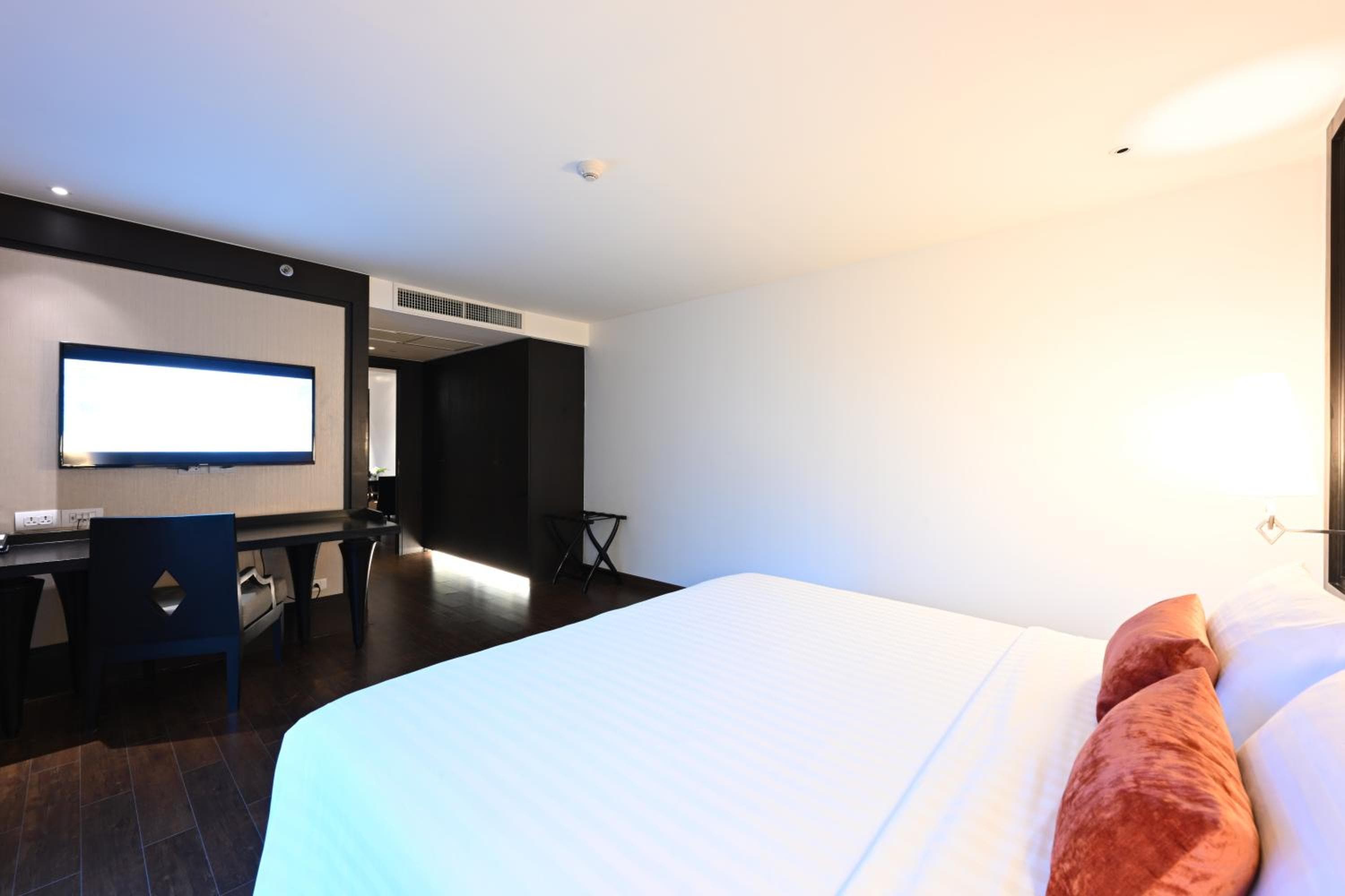 Mövenpick Hotel Sukhumvit 15 Bangkok — 13