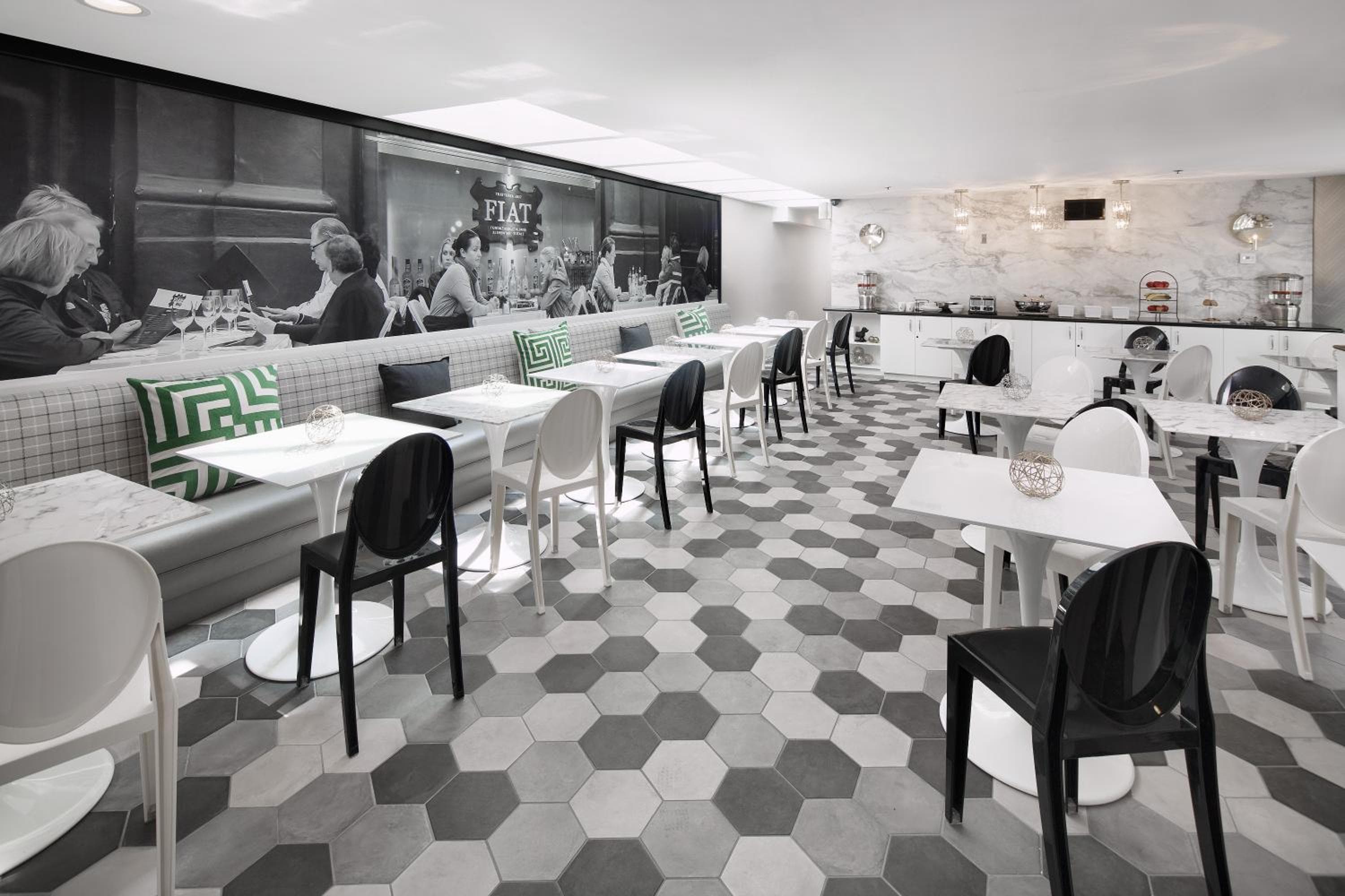 Hotel Carlyle — 9