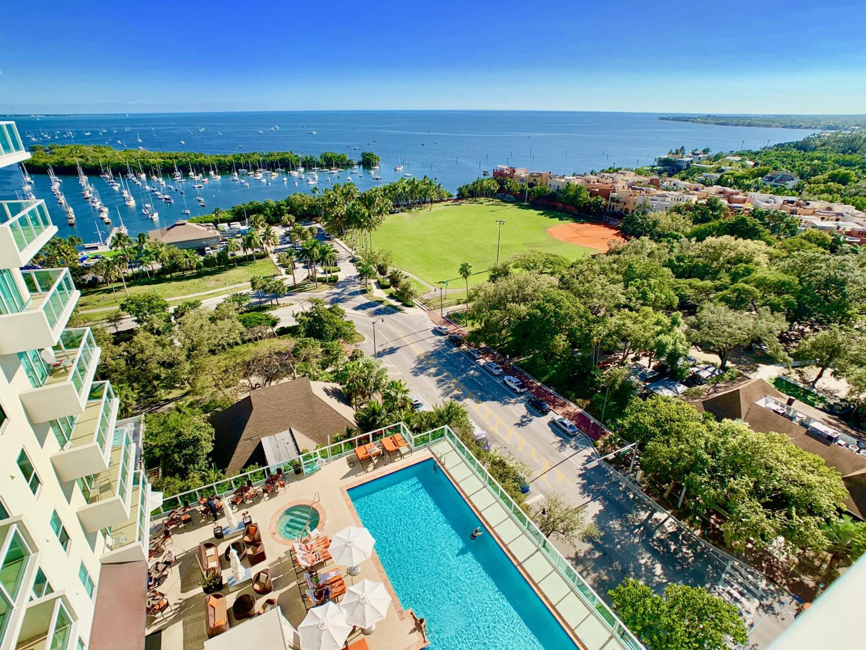 Spektakuläre Aussicht im Bayfront Coconut Grove — 6