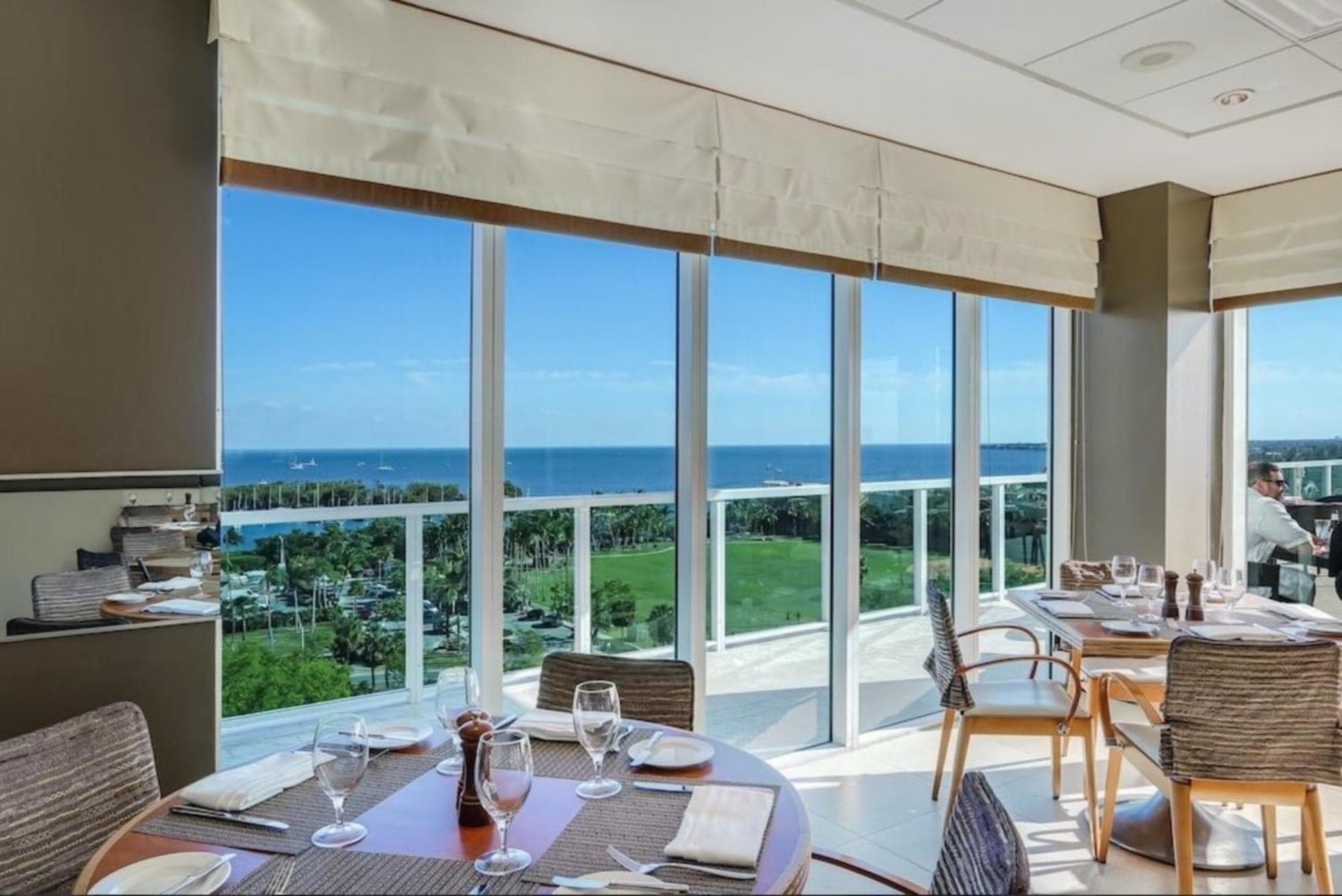 Spektakuläre Aussicht im Bayfront Coconut Grove — 28