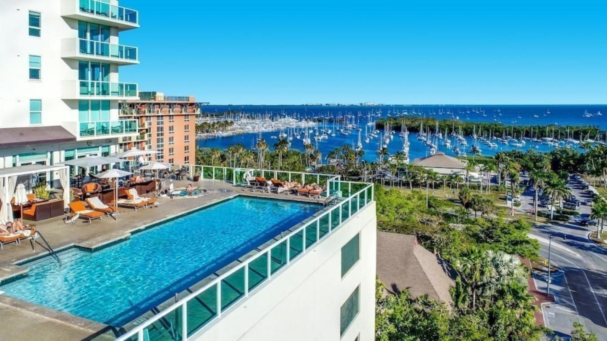 Spektakuläre Aussicht im Bayfront Coconut Grove — 3