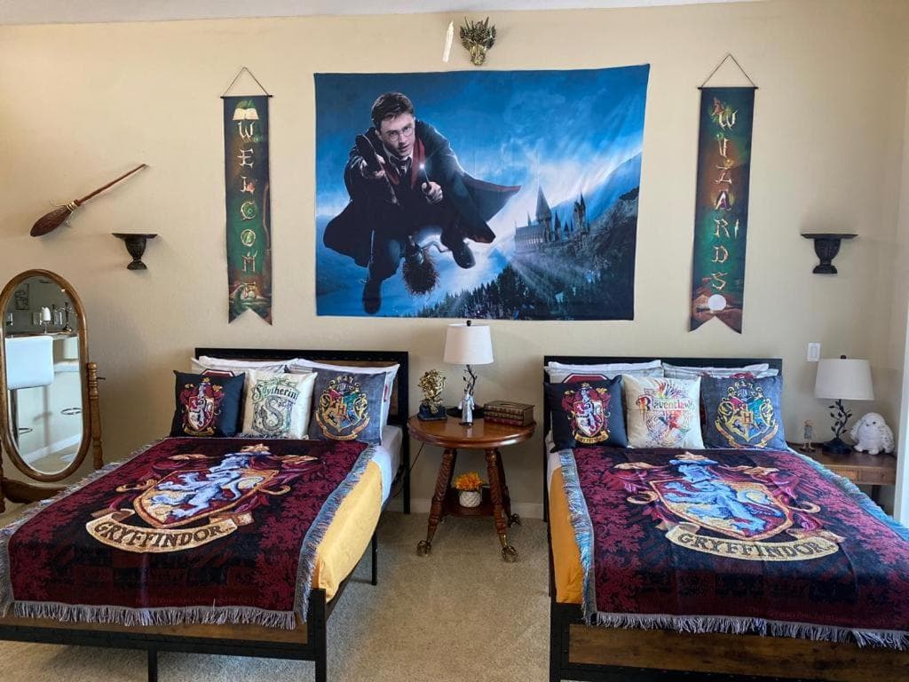 Mario, Disney & not themed Loft Universal Studios 10min loft apartment — 3
