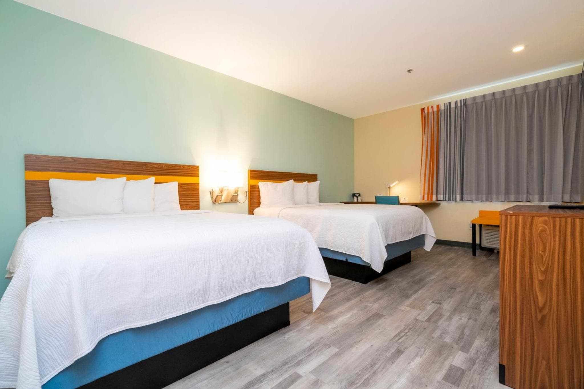 SPOT X Hotel Orlando Intl Dr by The Red Collection — 12