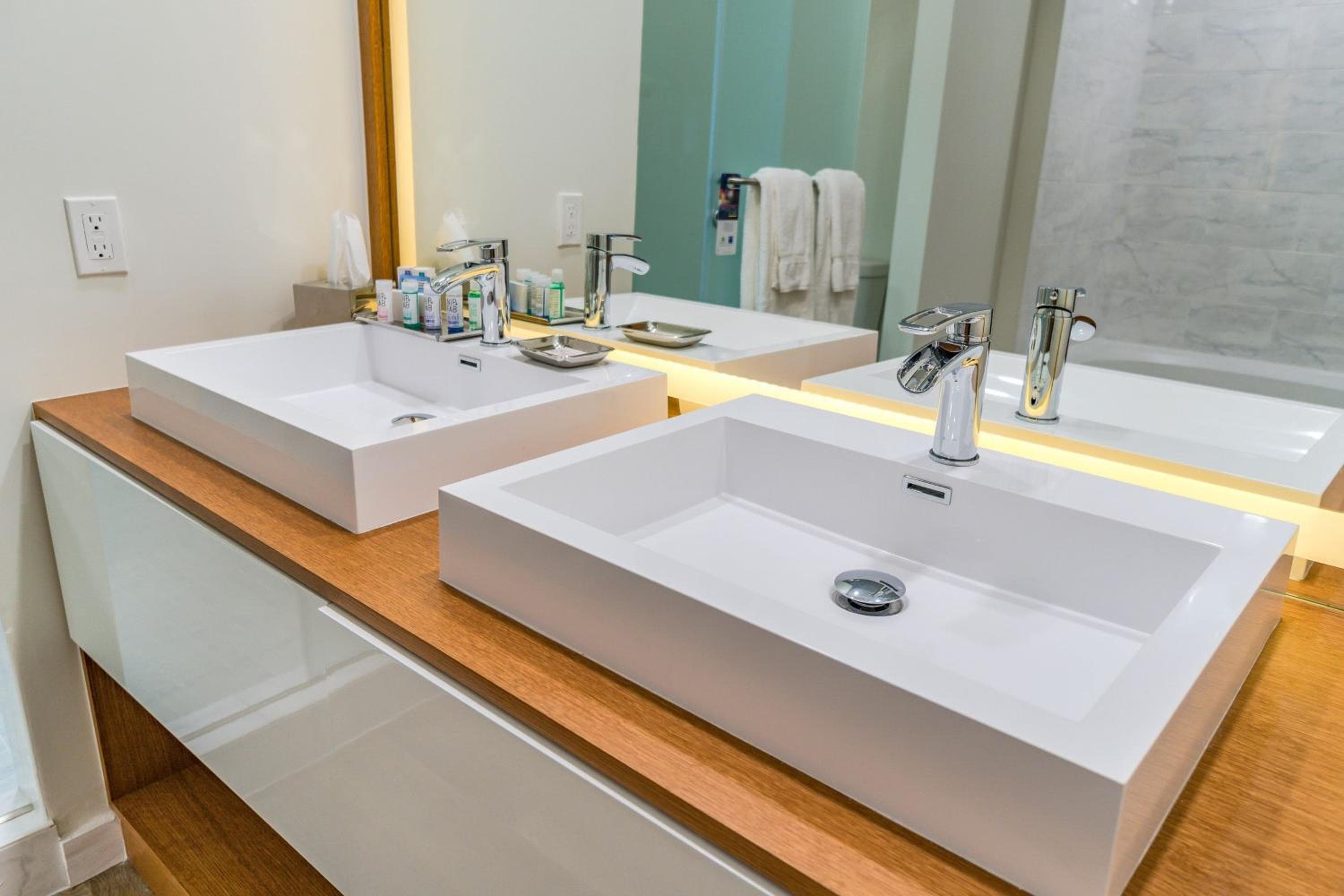 Maritime Hotel Fort Lauderdale Airport & Cruiseport — 24