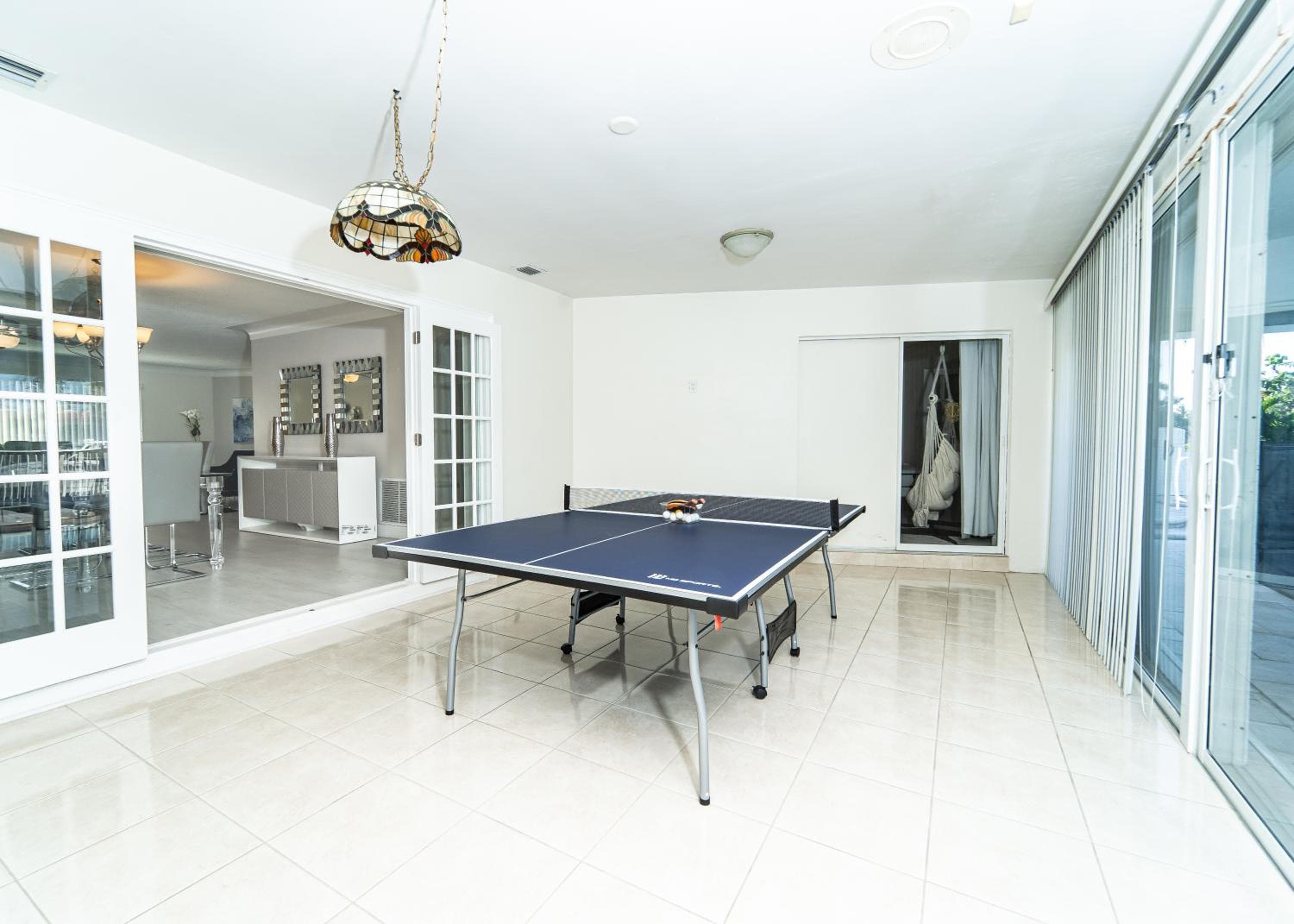 Waterfront Villa Heated Pool Spa Walk To Beach — 2