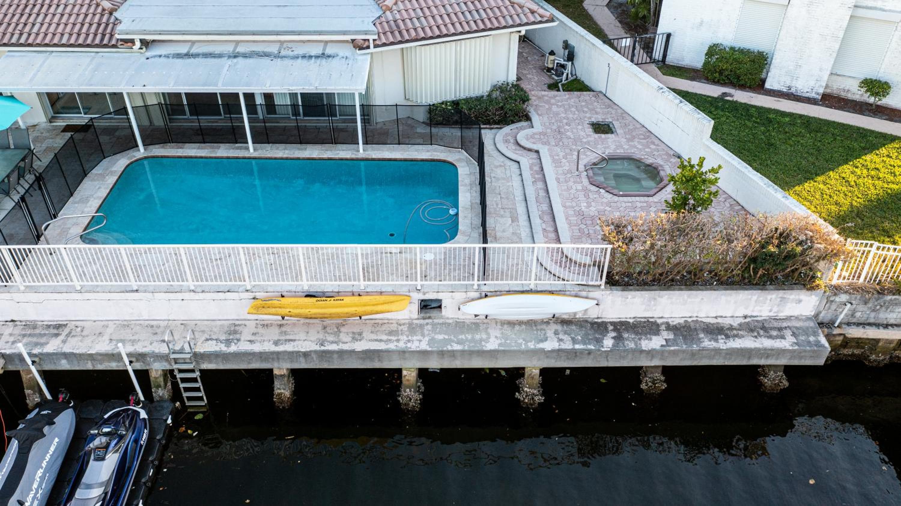 Villa sul lungomare, piscina riscaldata, spa, a piedi dalla spiaggia — 2