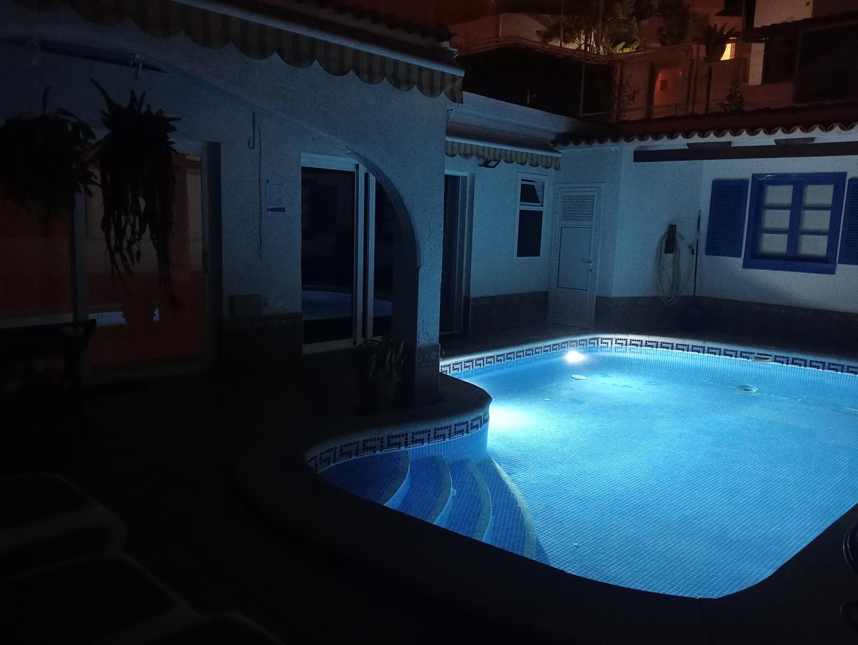 Beautiful Holiday Villa with heated private pool, Los Cristianos — 2