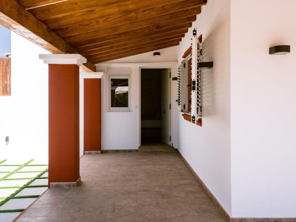 Villa KM2 preciosa villa situada a las afueras de Sa Carroca, a 5 minutos en coche de Playa den Bossa — 4