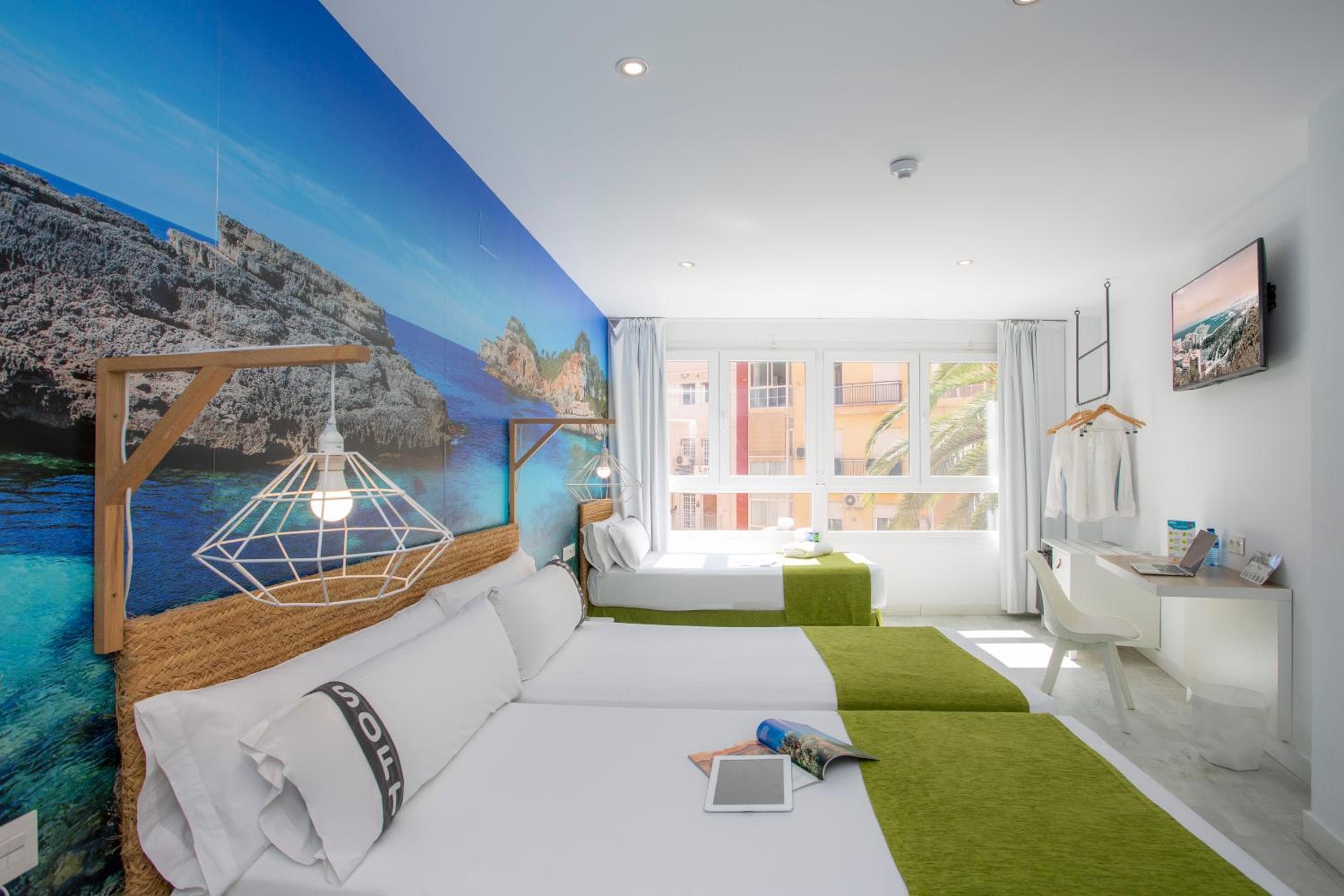 Casual del Mar Málaga stays the same in German. — 25