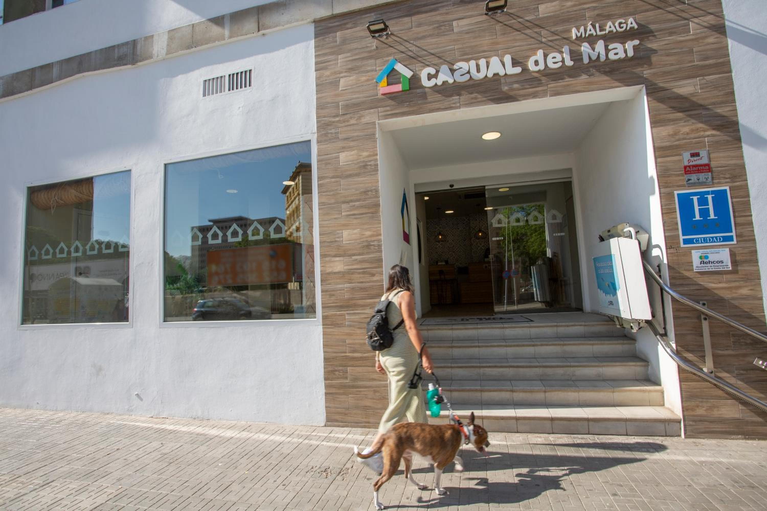 Casual del Mar Málaga stays the same in German. — 7