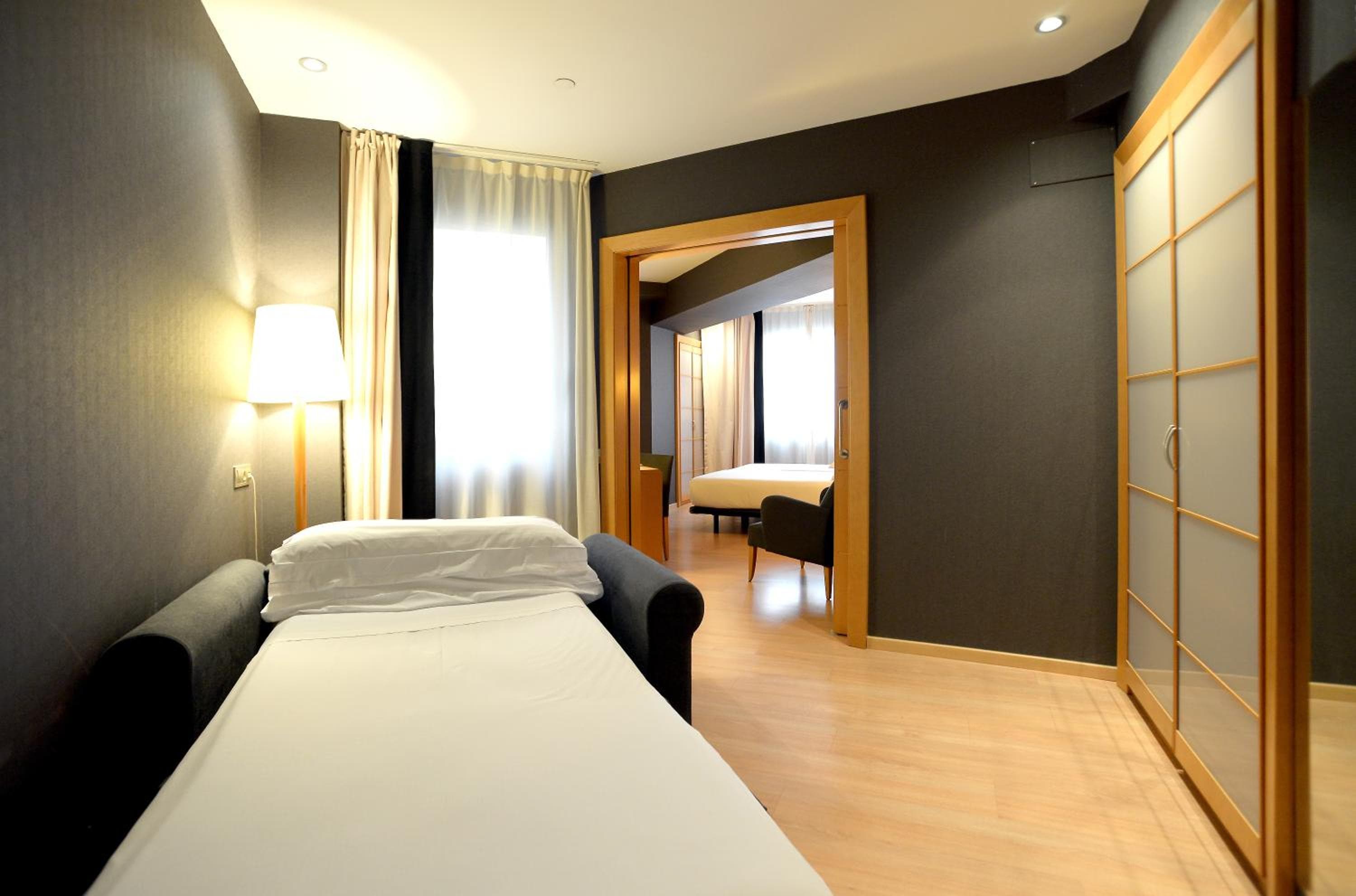 Hotel Barcelona Universal — 7