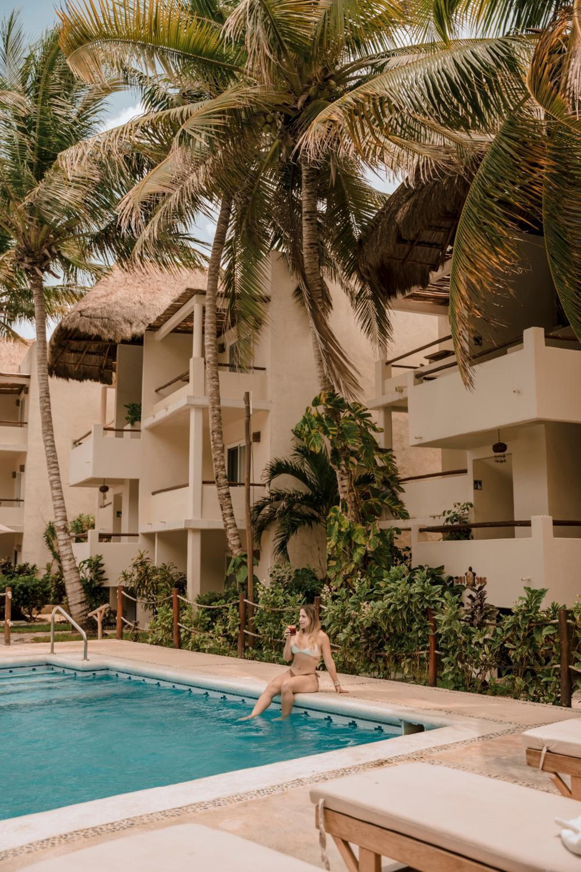 Petit Lafitte Beach Front Hotel & Bungalows — 14