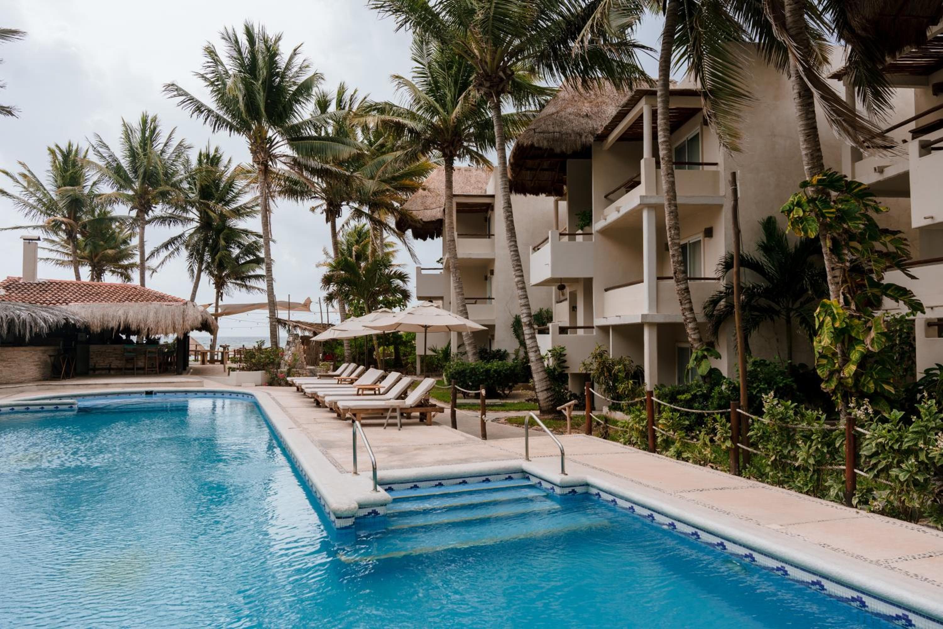 Petit Lafitte Beach Front Hotel & Bungalows — 28