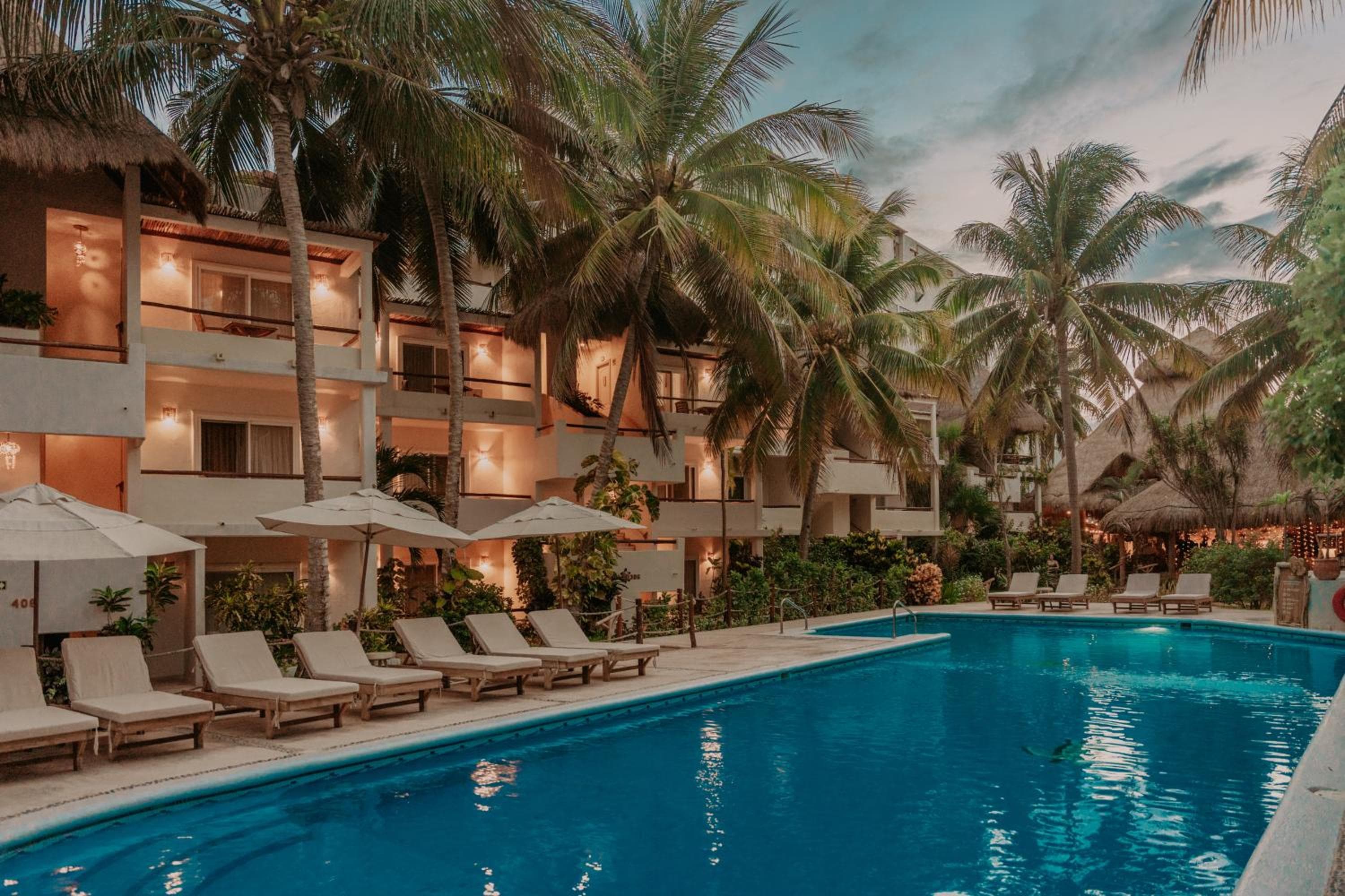 Petit Lafitte Beach Front Hotel & Bungalows — 24