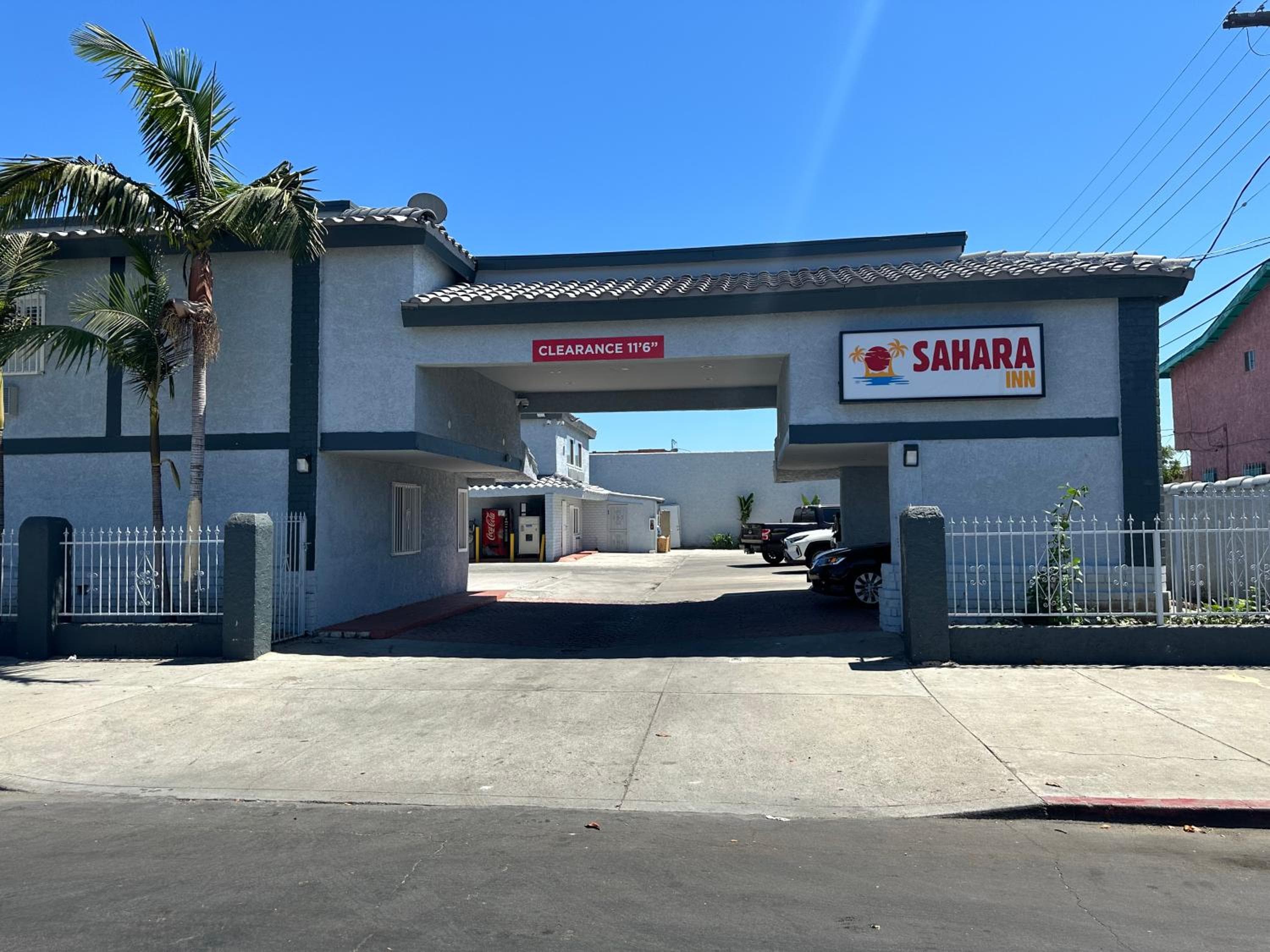Sahara Inn - Los Angeles — 2
