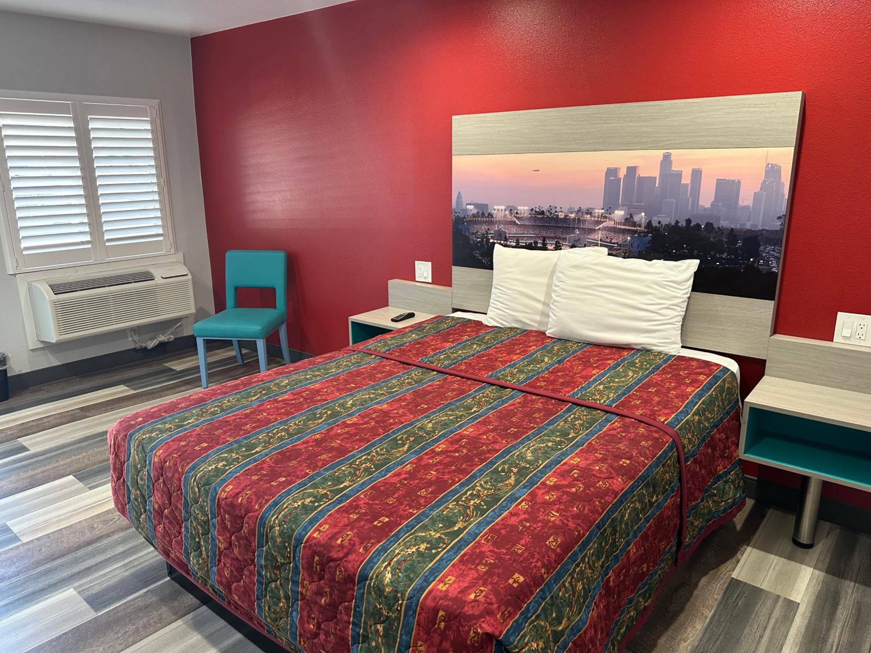 Sahara Inn - Los Angeles — 5