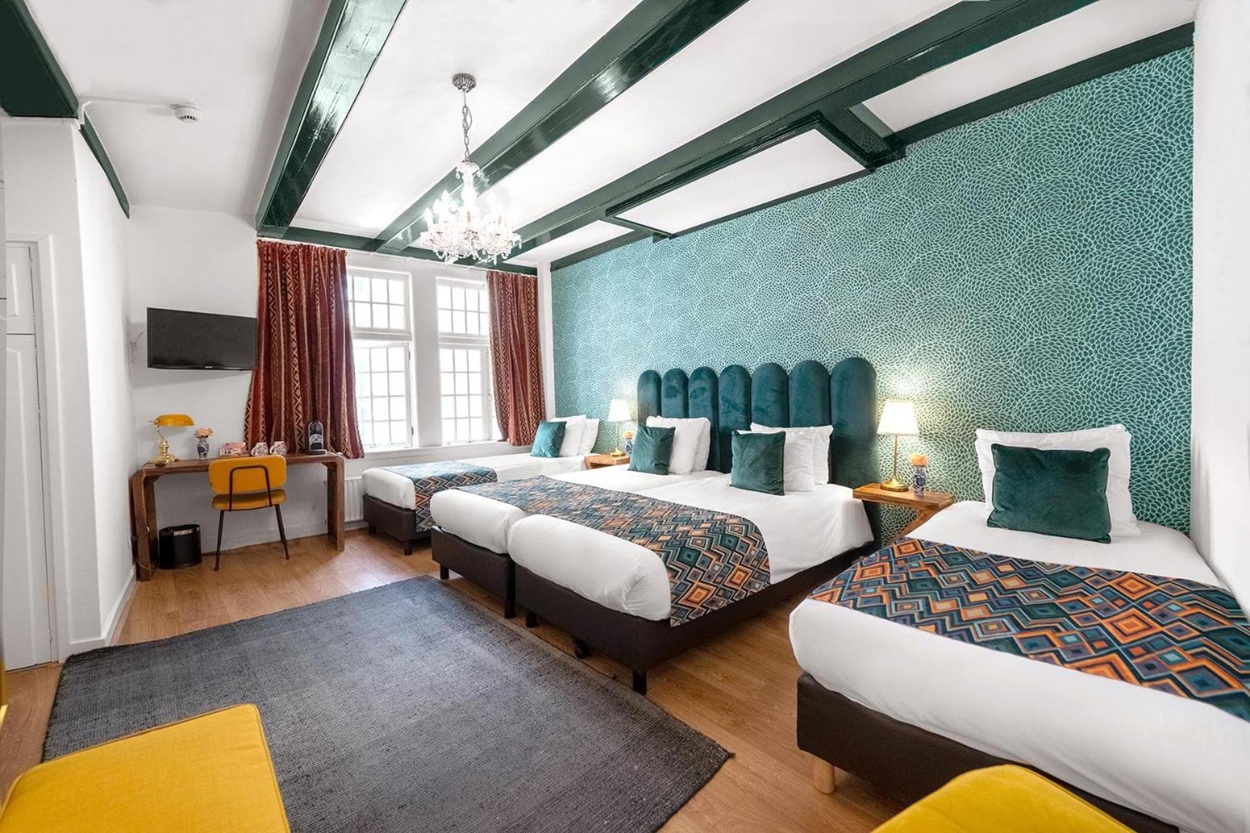 Hotel des Arts — 30