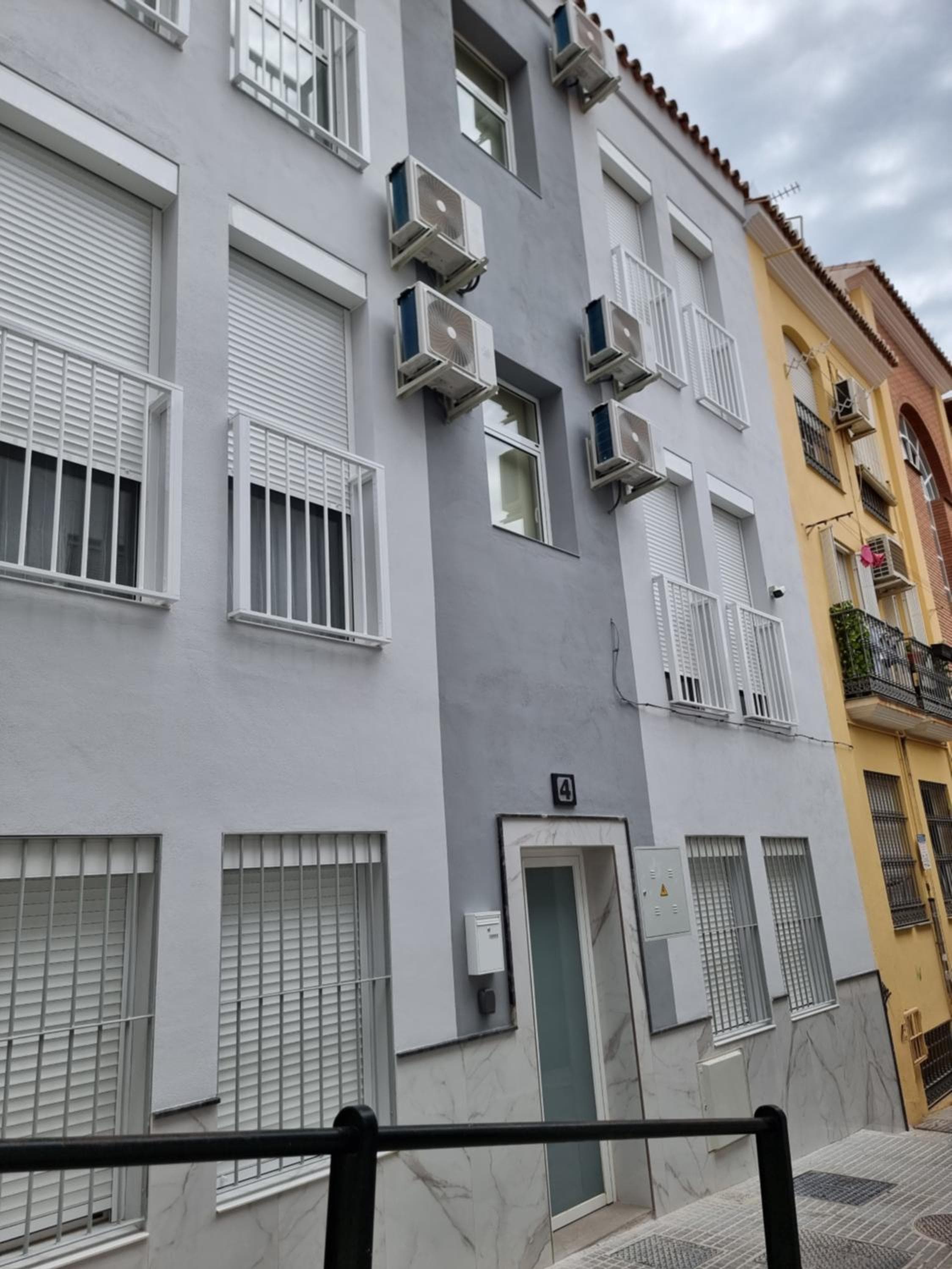Apartamentos ZANCA CITY CENTER free luggage storage — 8