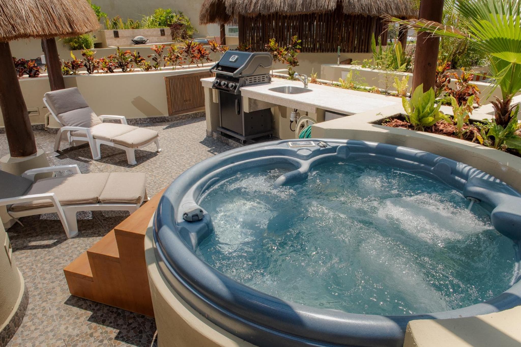 Maya Villa Condo Hotel and Beachclub — 16