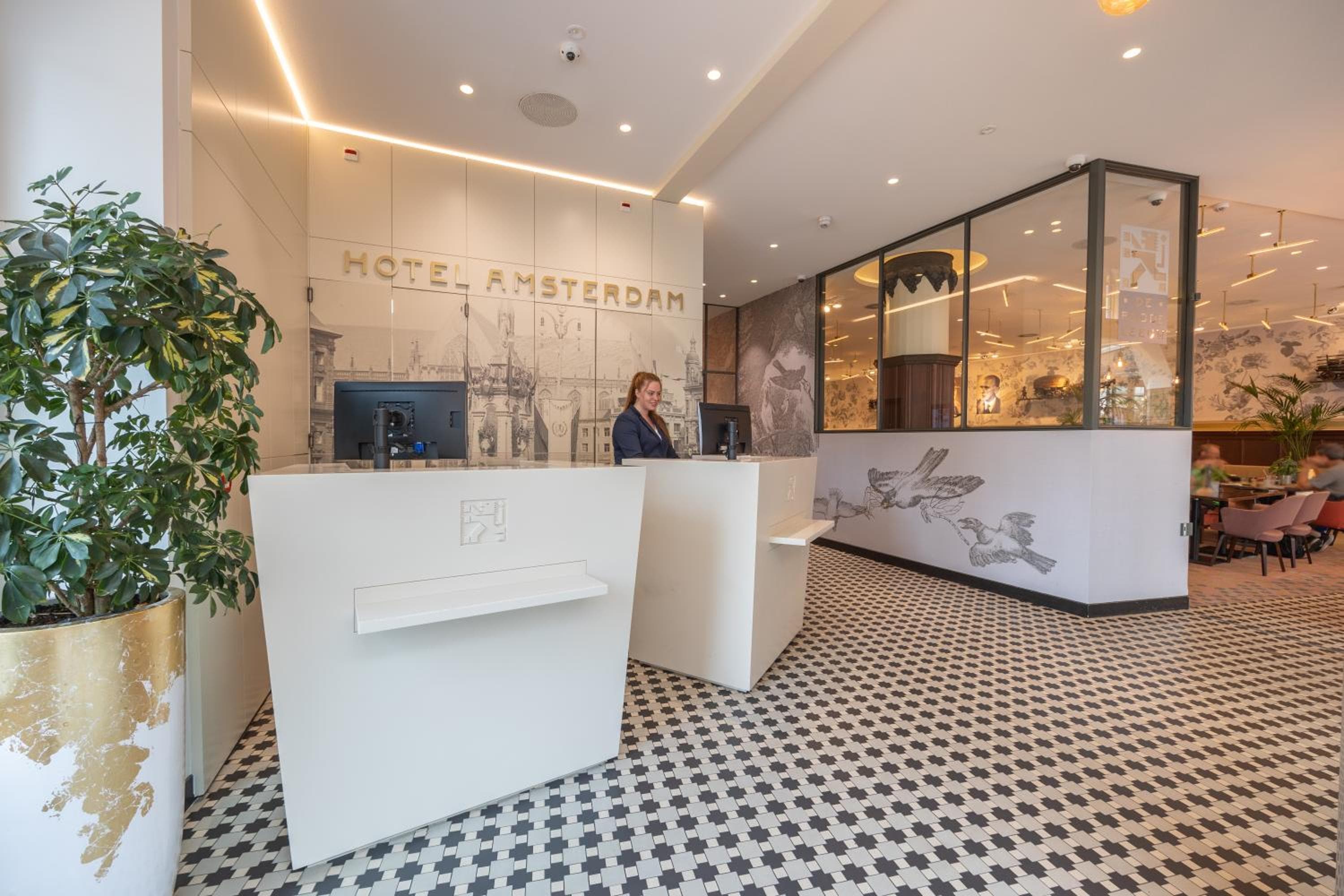 Hotel Amsterdam De Roode Leeuw — 2