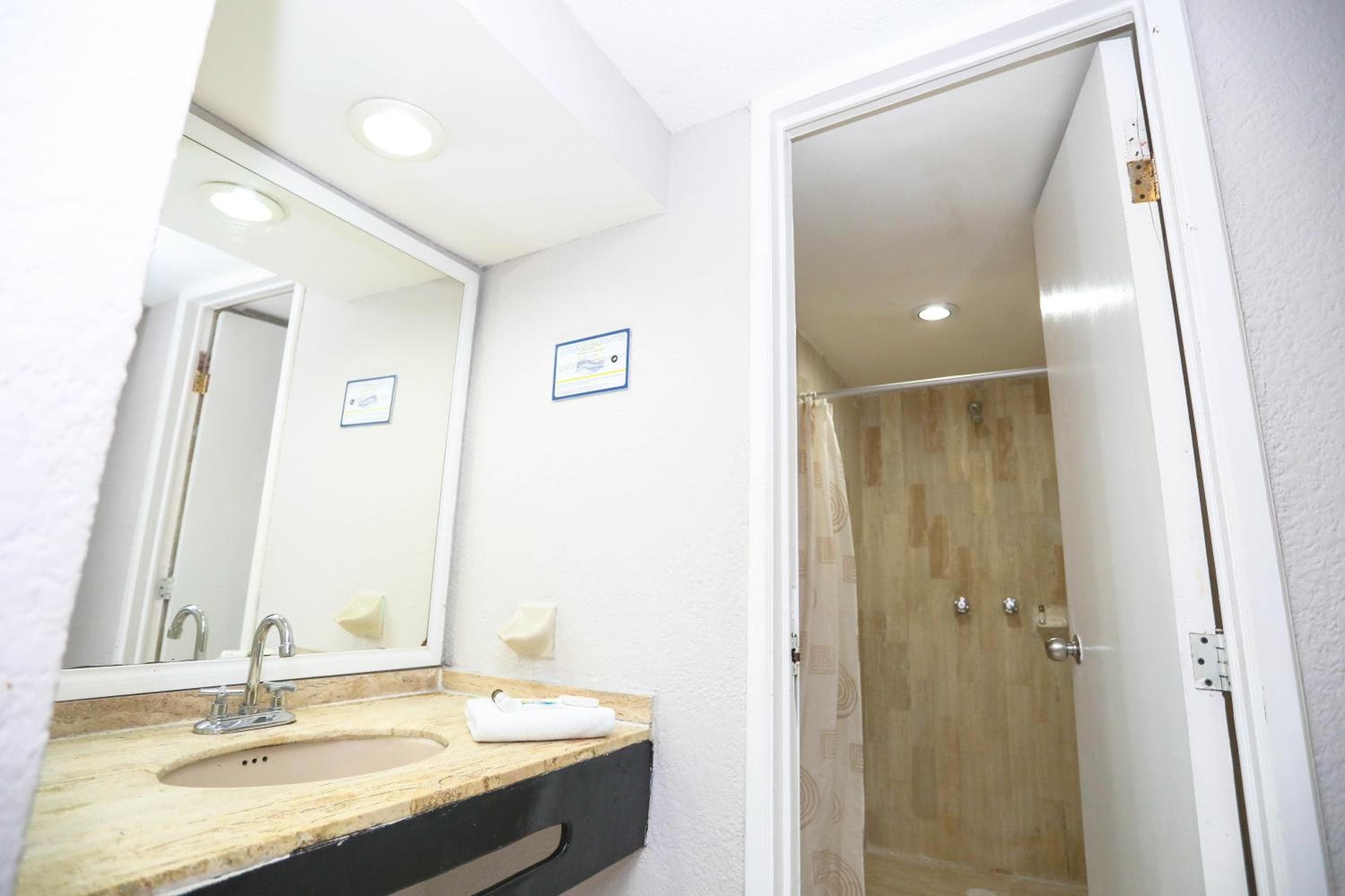 Hotel Caribe Internacional Cancun — 4